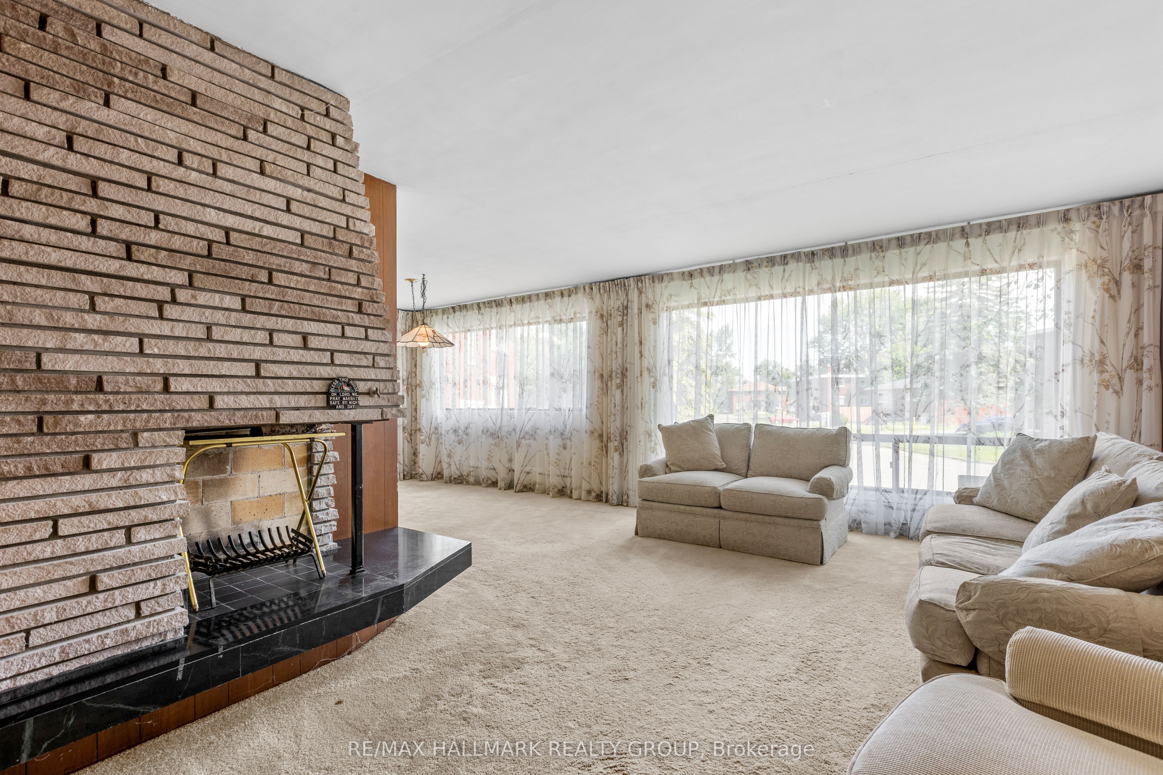492 Vernon Avenue Property Photo 11