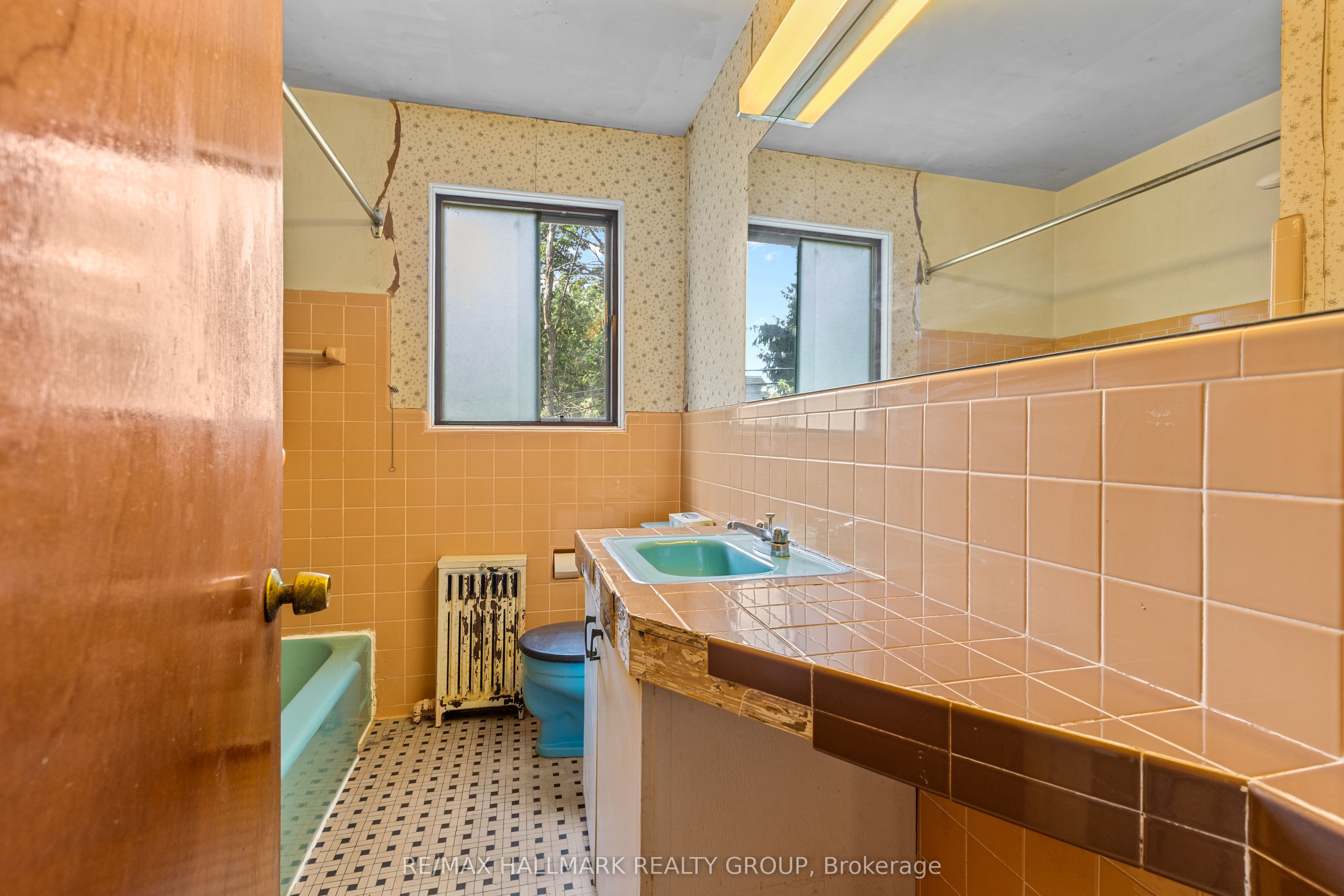 492 Vernon Avenue Property Photo 18