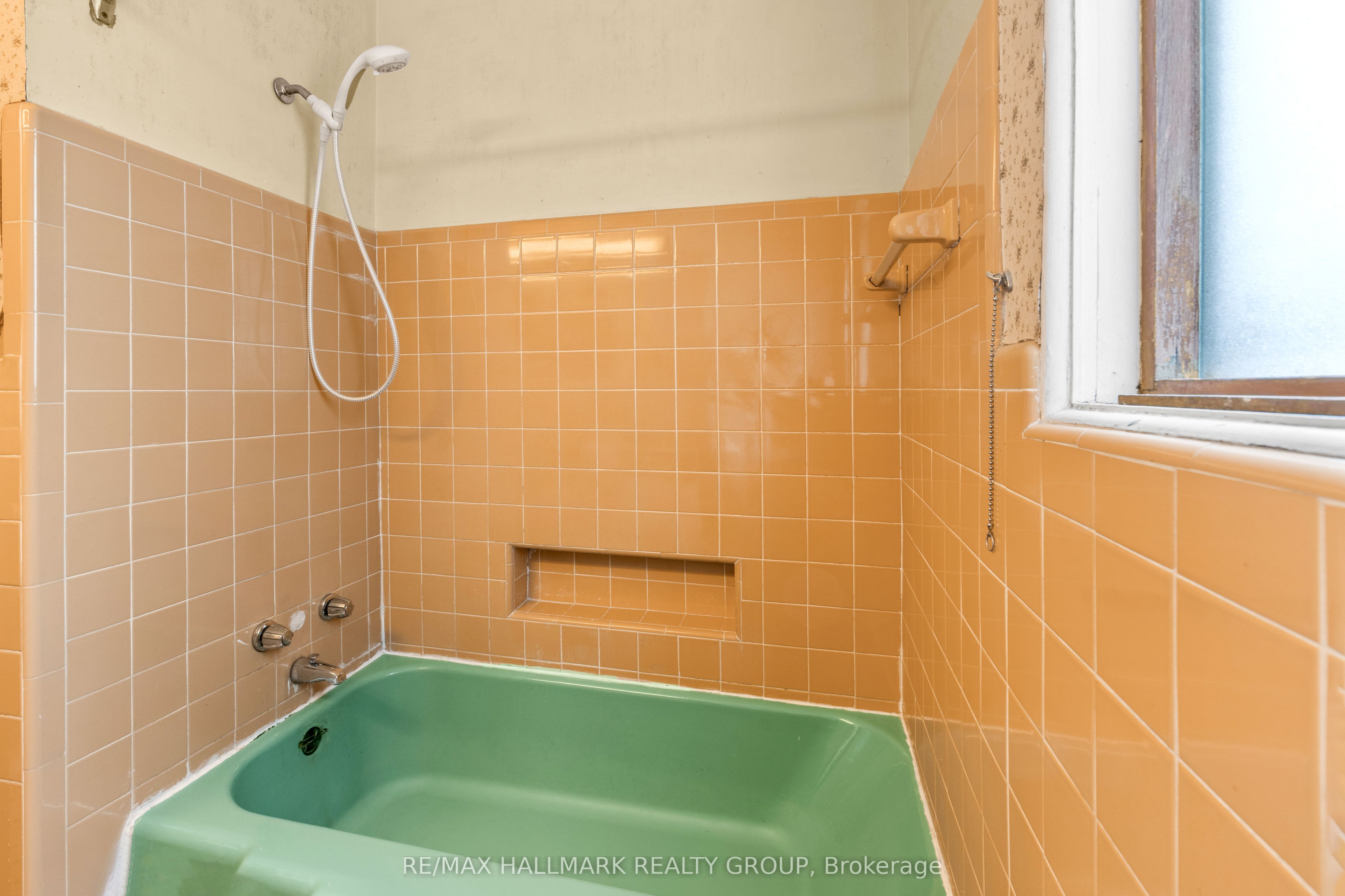 492 Vernon Avenue Property Photo 19