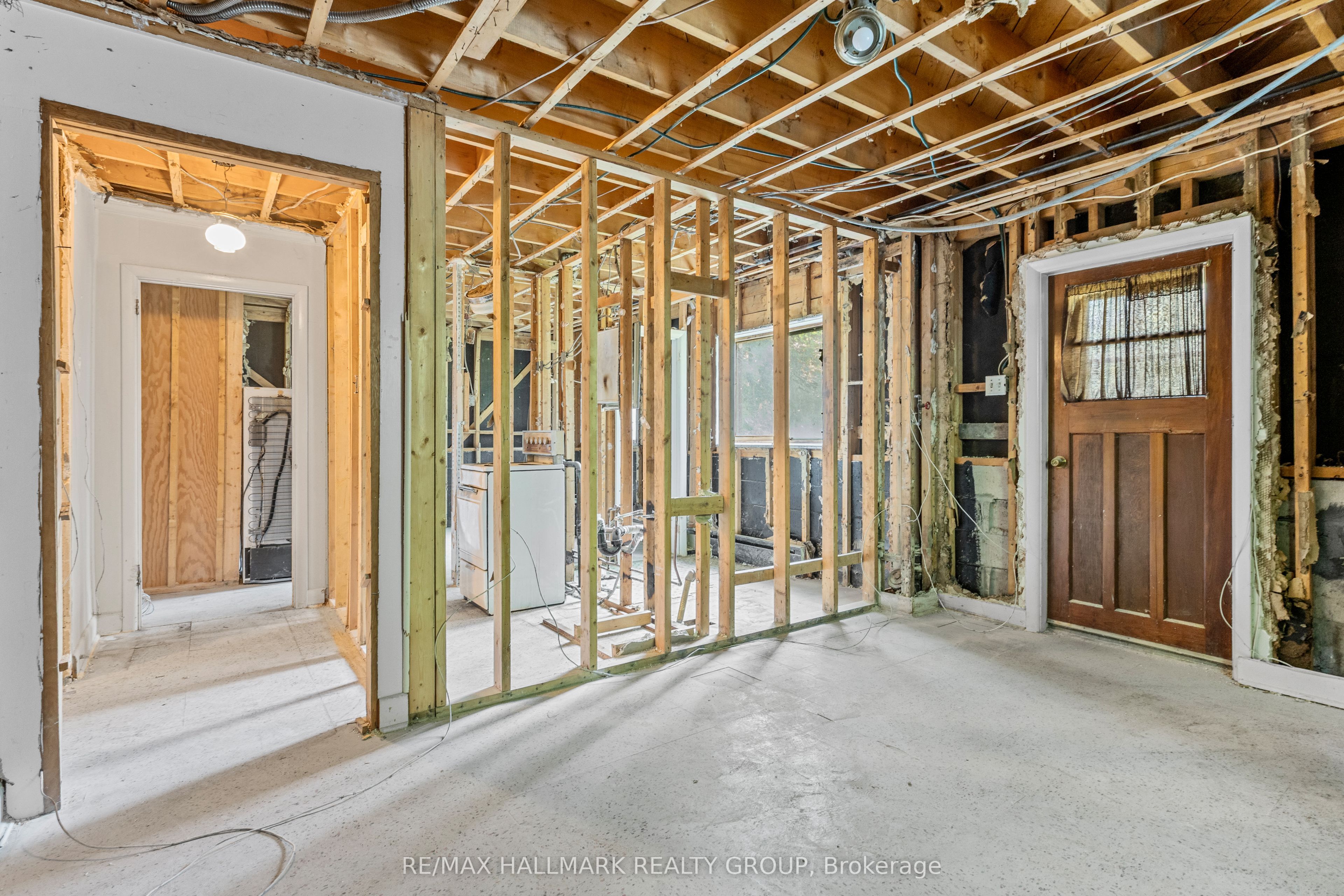 492 Vernon Avenue Property Photo 20