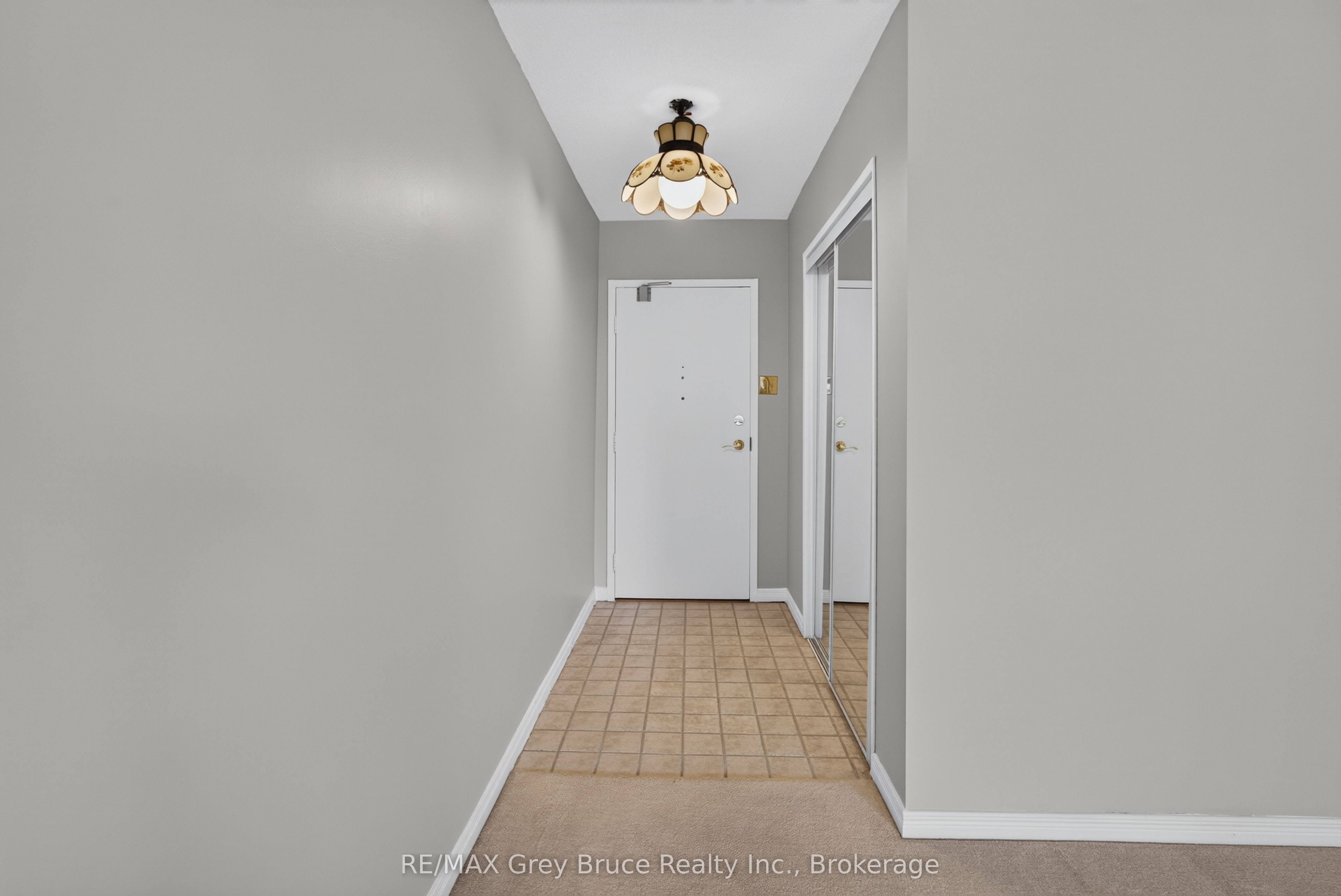 860 9th Street E 208 Property Photo 6