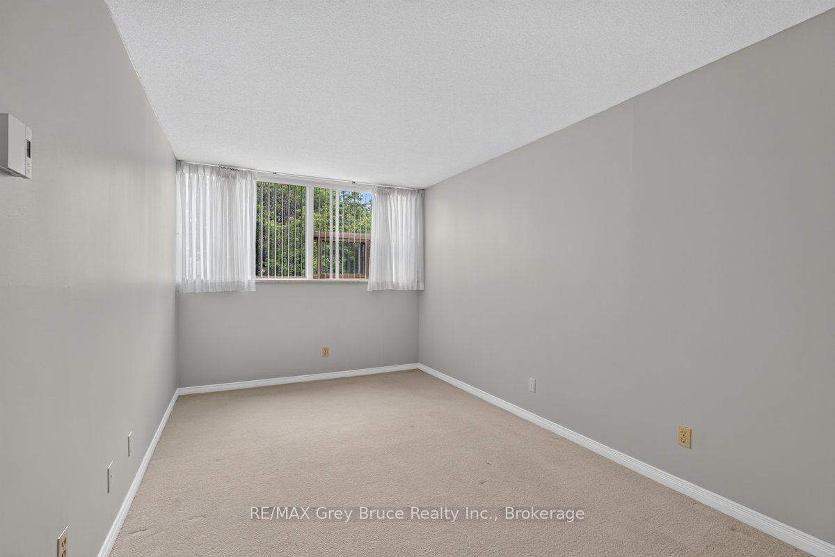 860 9th Street E 208 Property Photo 13