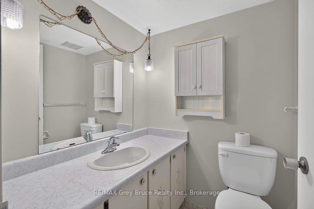 860 9th Street E 208 Property Photo 14