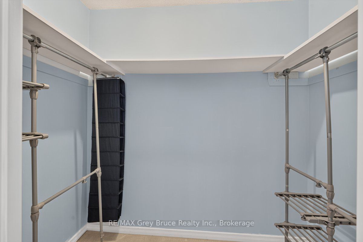 860 9th Street E 208 Property Photo 16