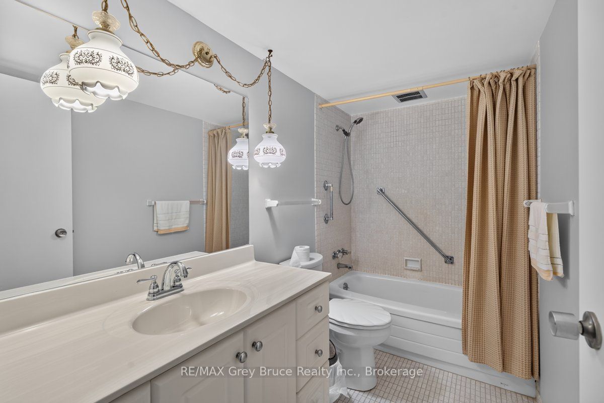 860 9th Street E 208 Property Photo 19