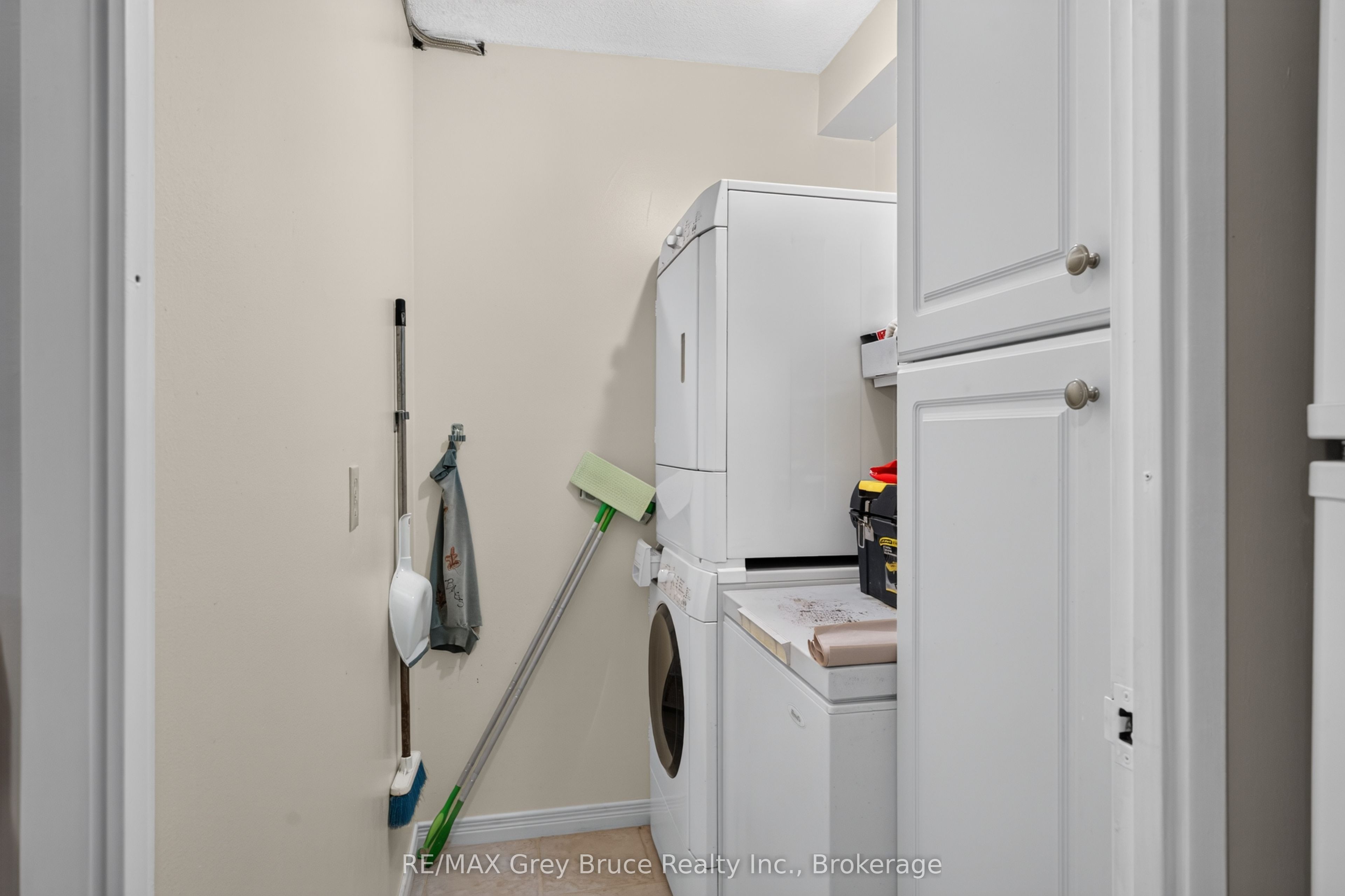 860 9th Street E 208 Property Photo 21