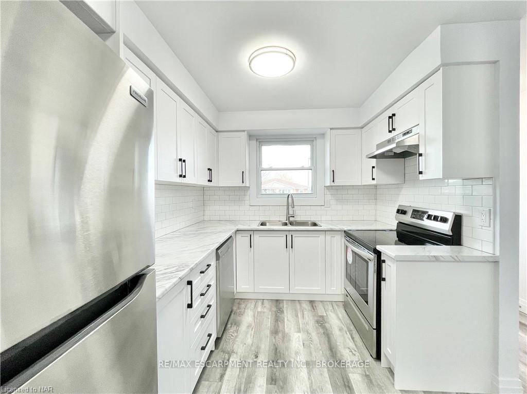 76 Marc Boulevard Property Photo 5