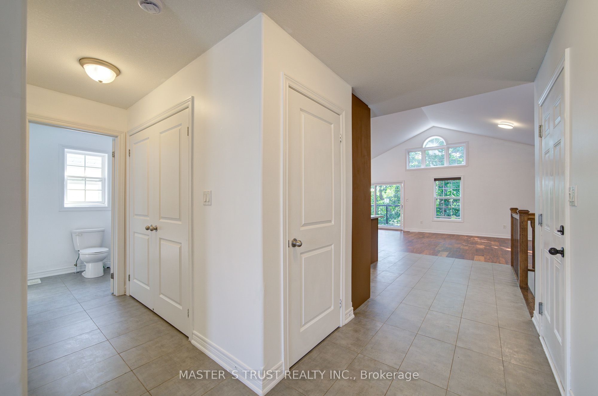 569 Grange Way Property Photo 5