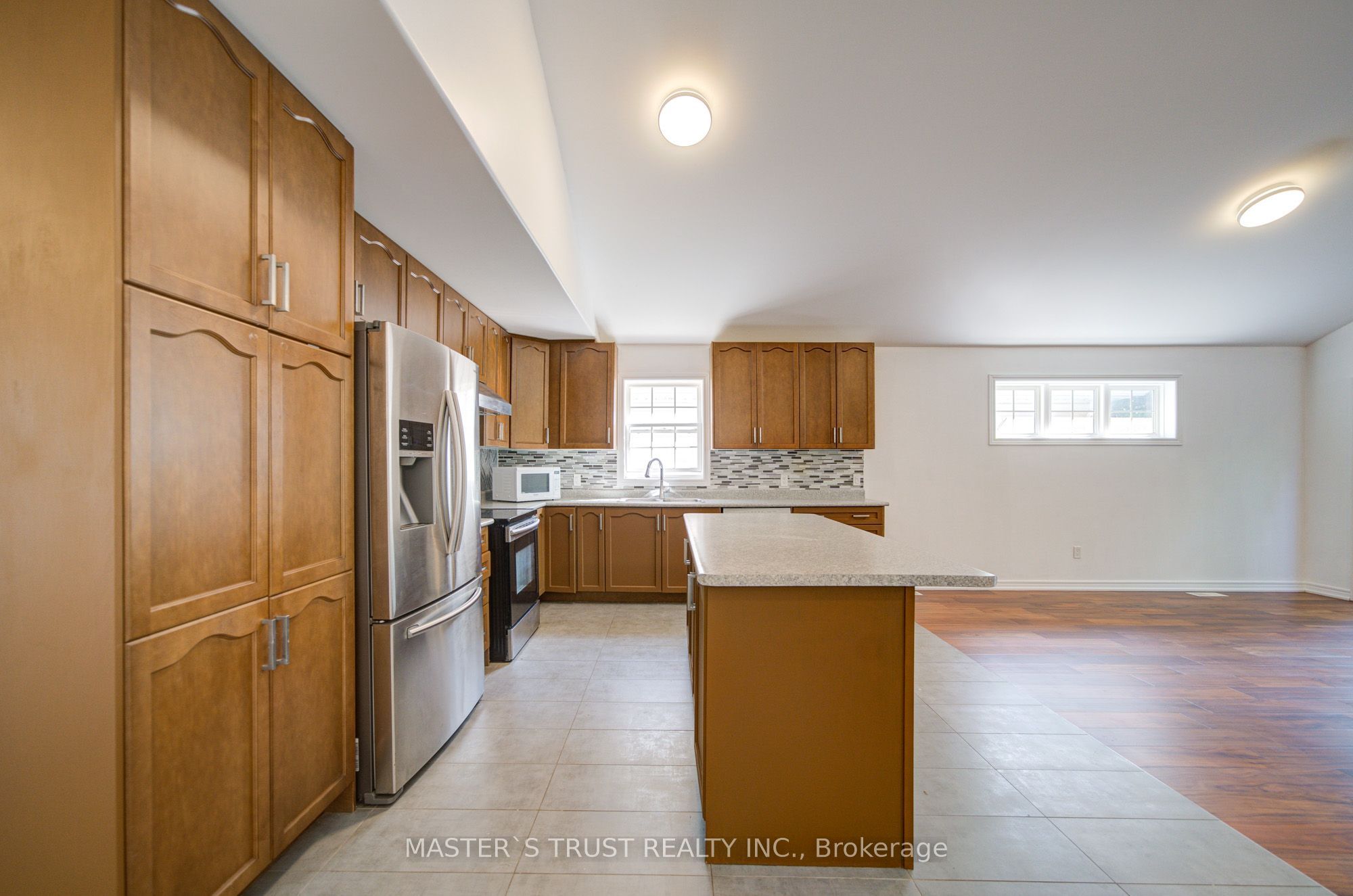 569 Grange Way Property Photo 7