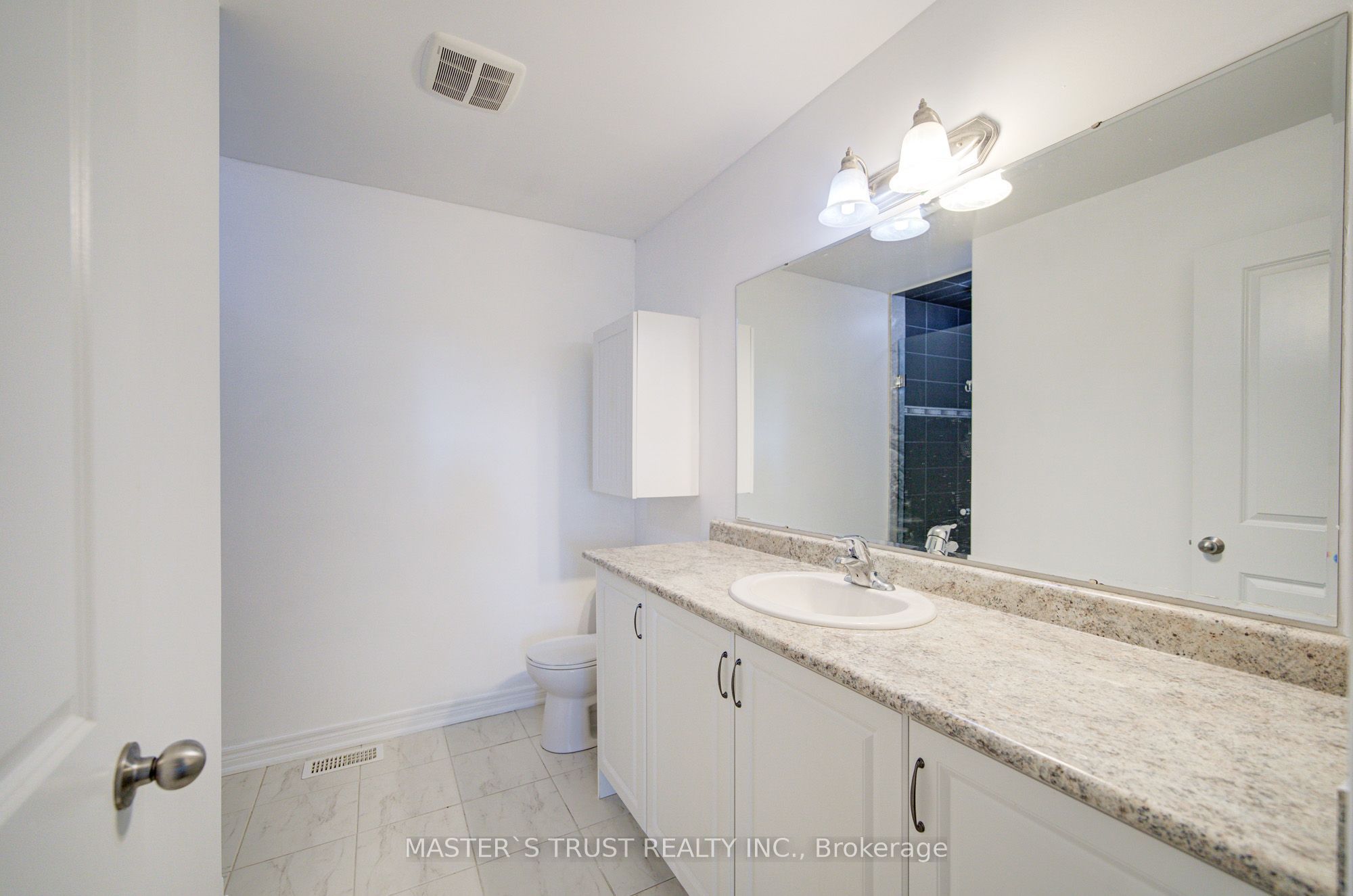 569 Grange Way Property Photo 15