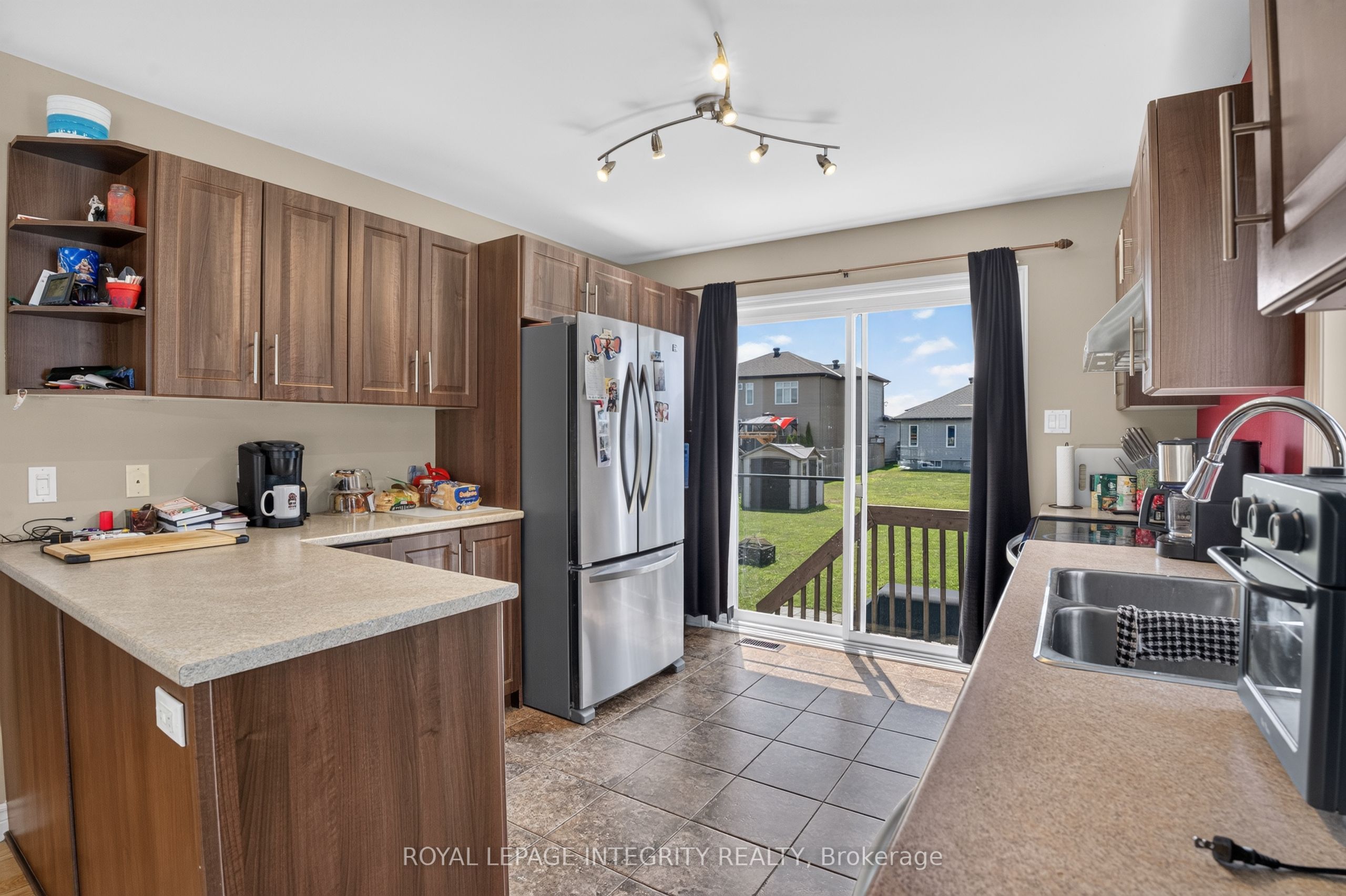117 Castel Street Property Photo 7