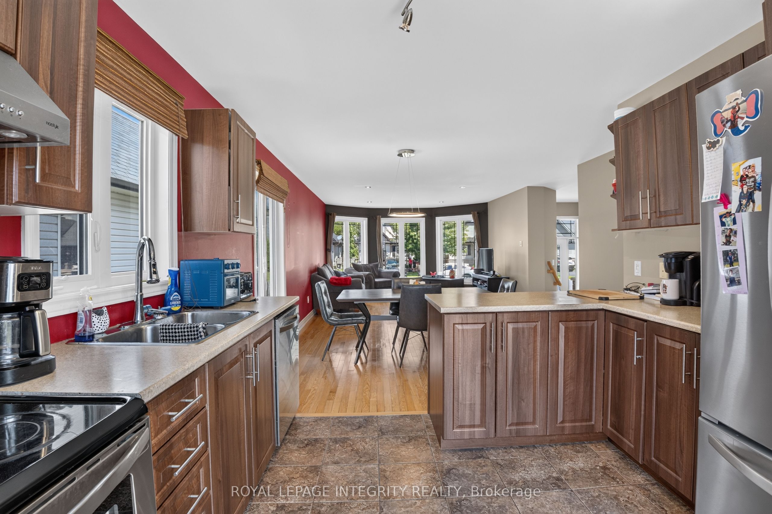 117 Castel Street Property Photo 9