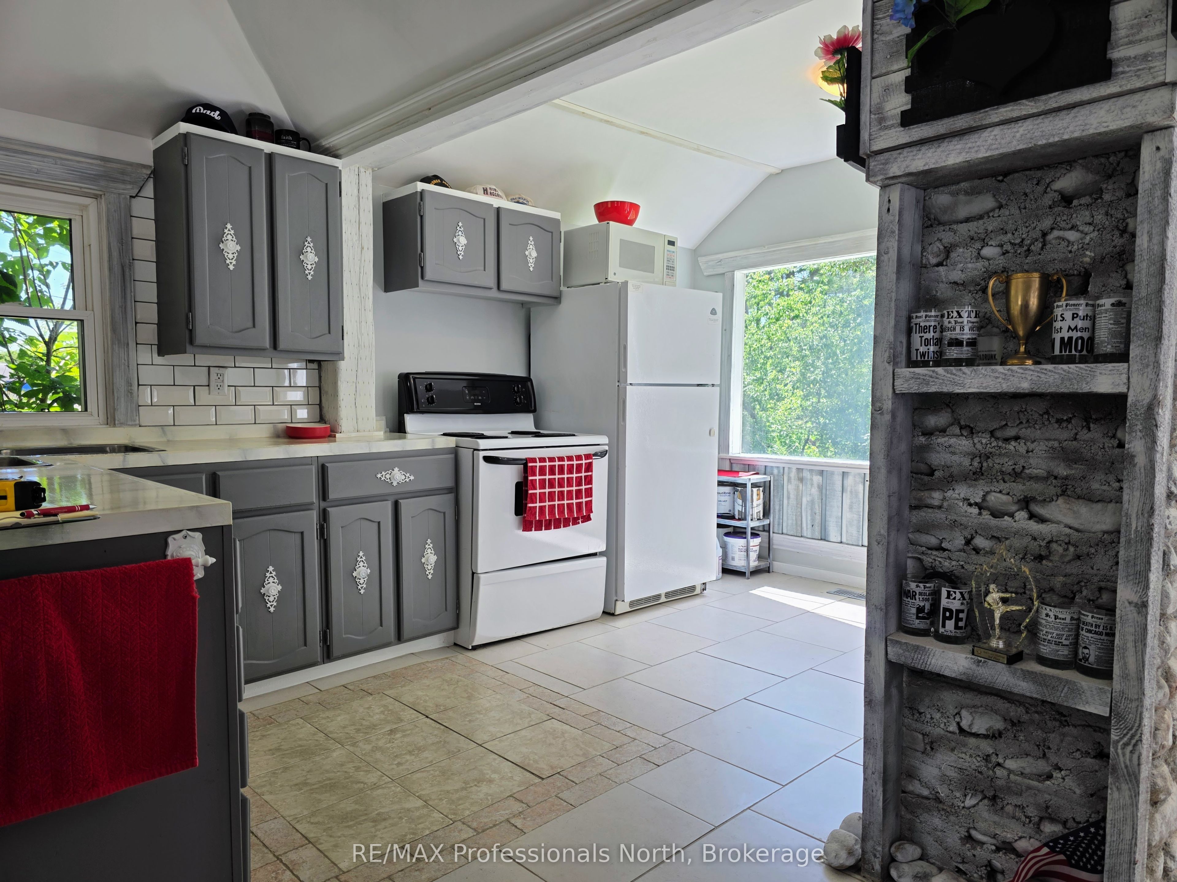1007 West Road Property Photo 9
