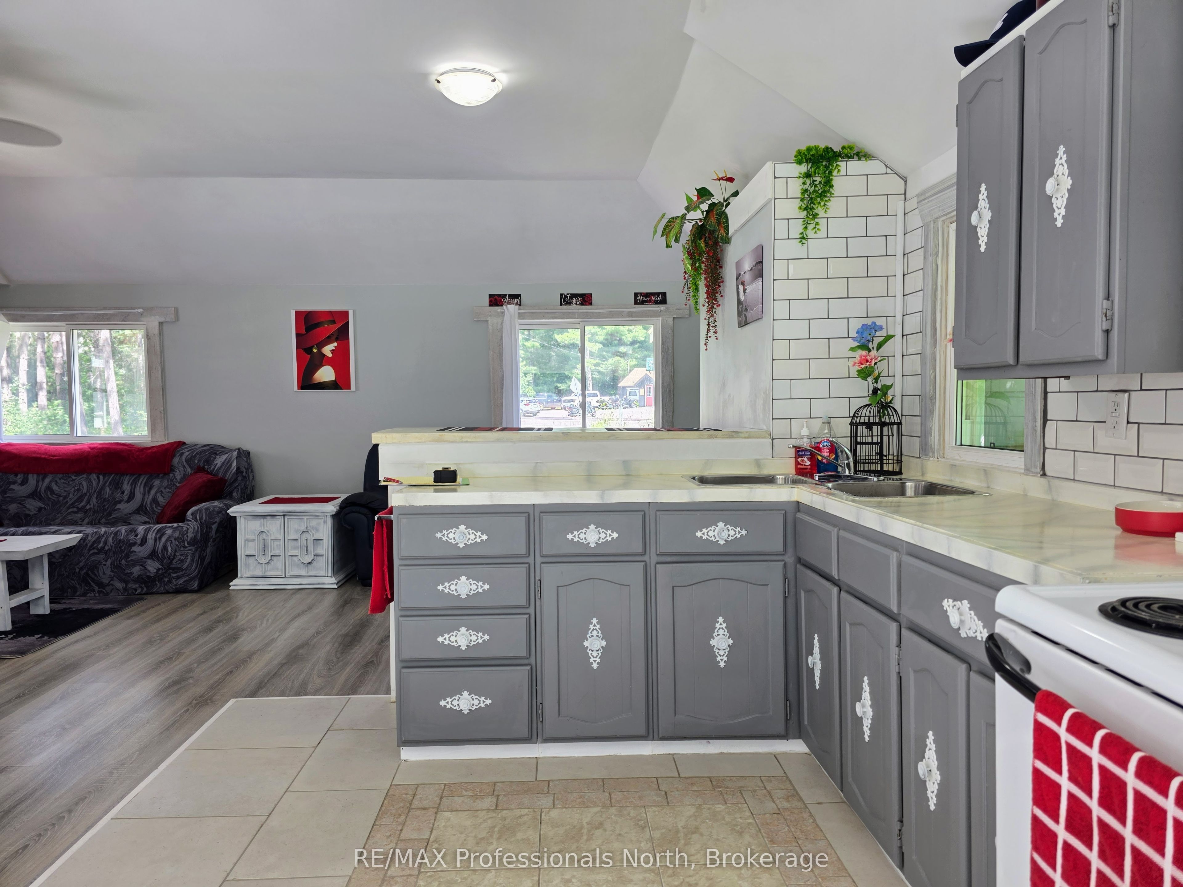 1007 West Road Property Photo 11