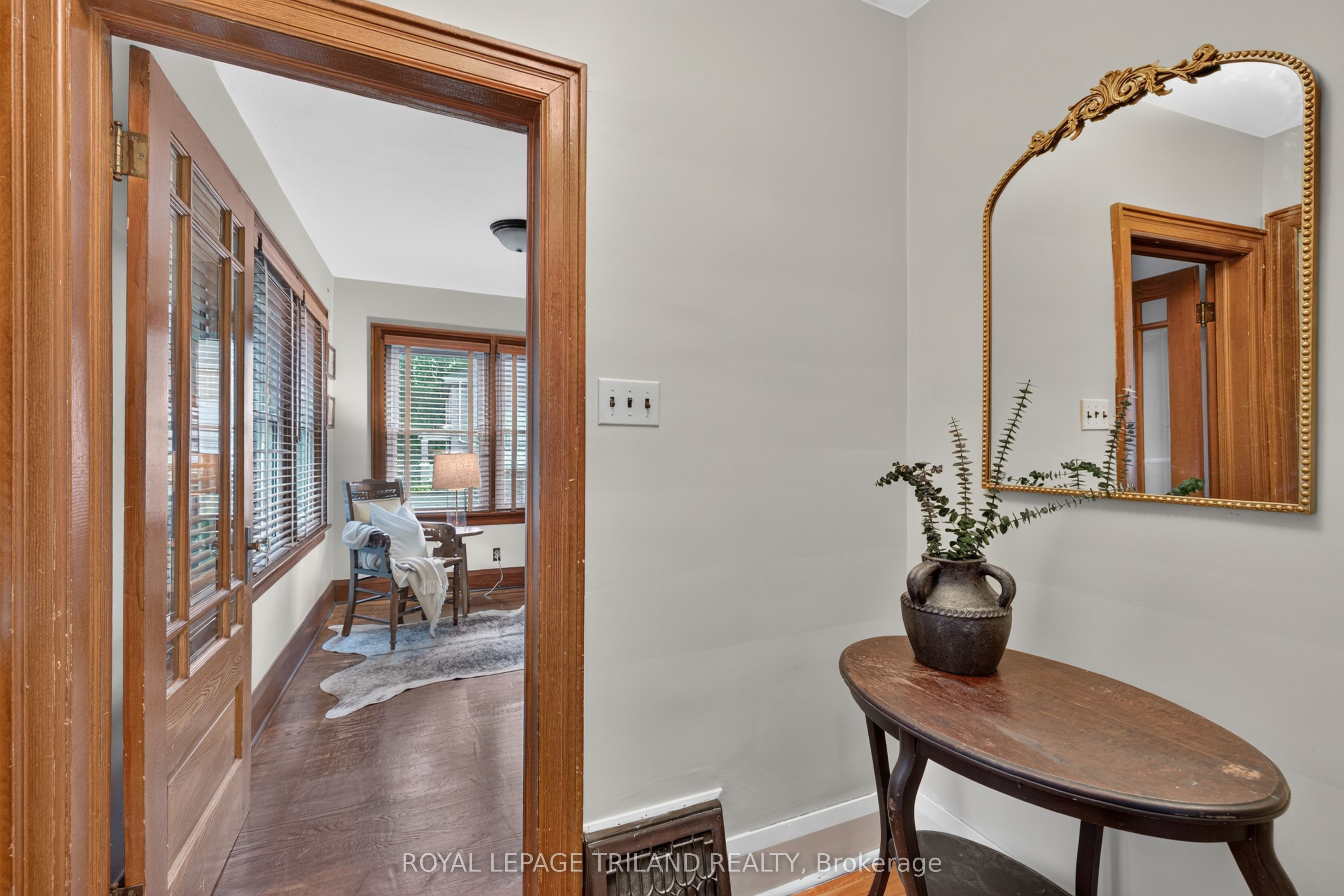 11 Maple Street E Property Photo 10