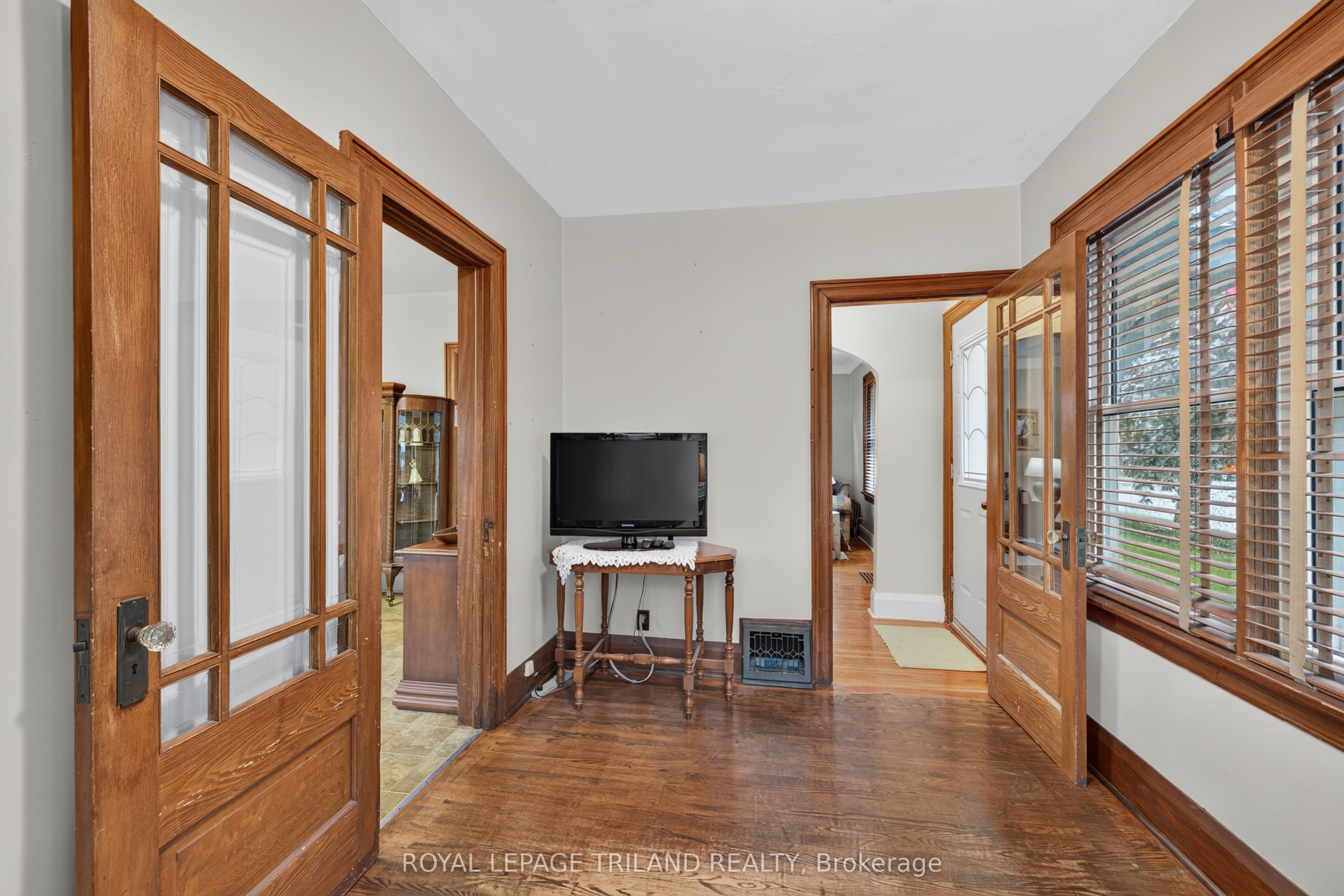 11 Maple Street E Property Photo 12