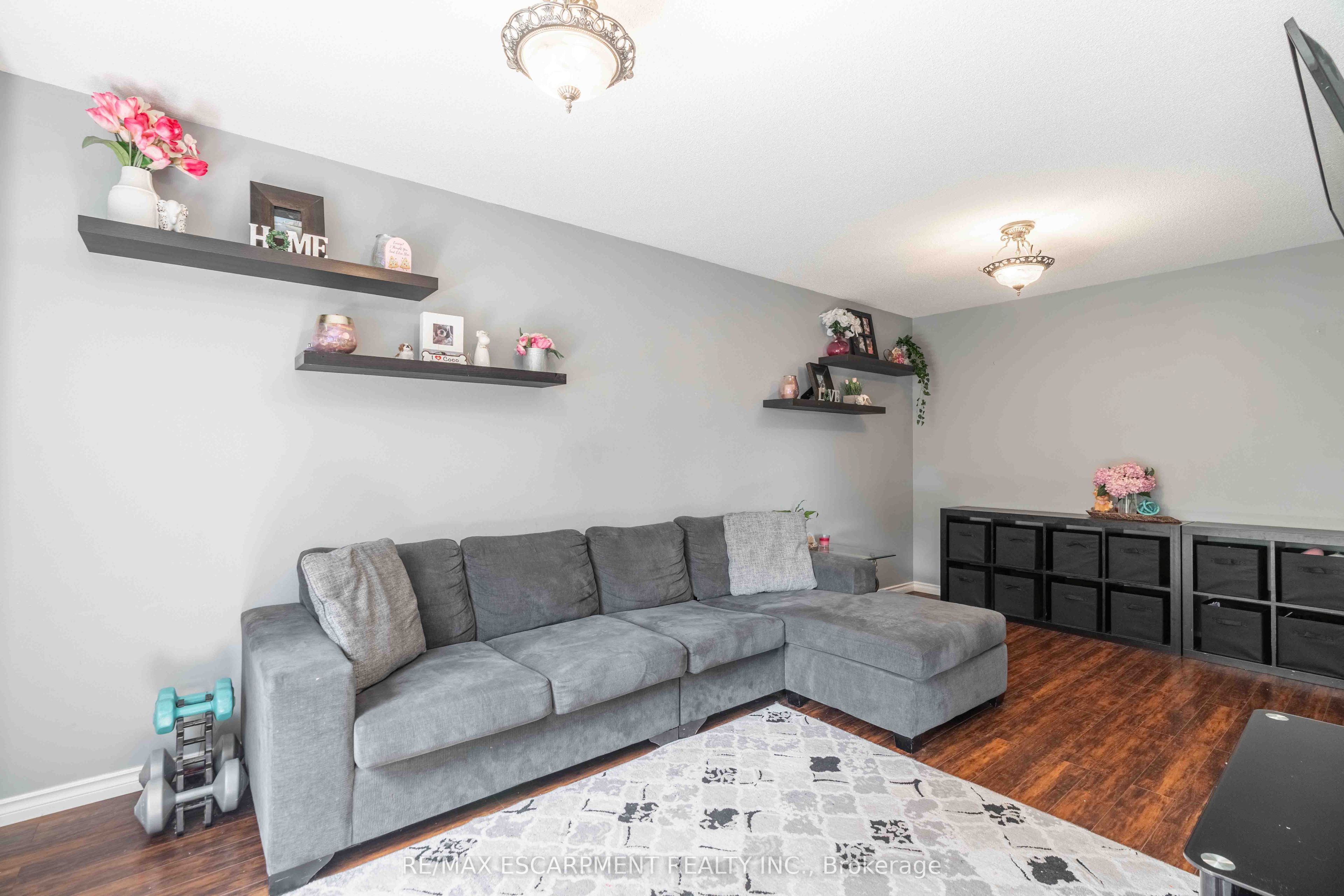 54 Selkirk Street Property Photo 13