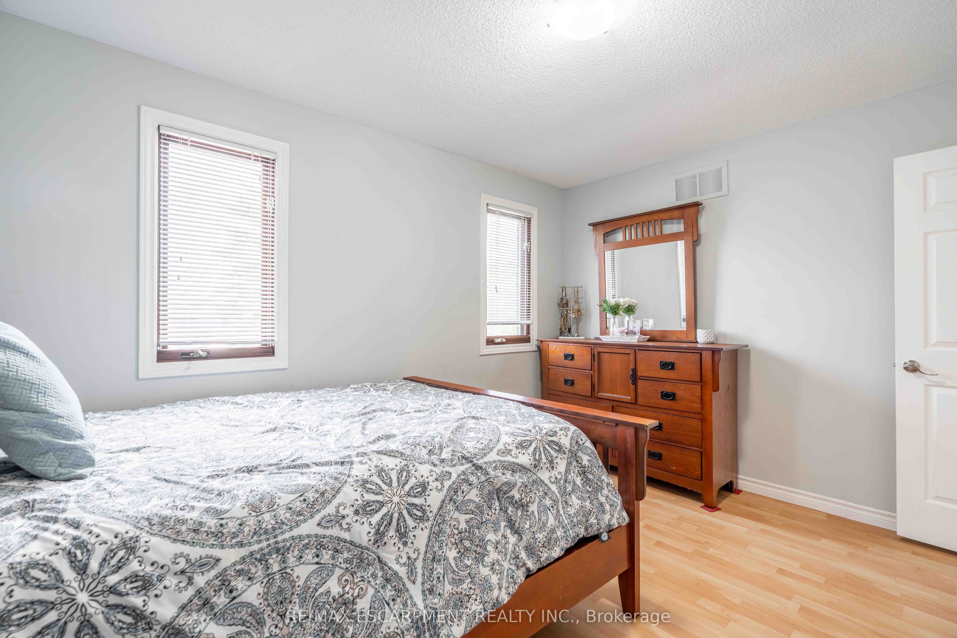 54 Selkirk Street Property Photo 22