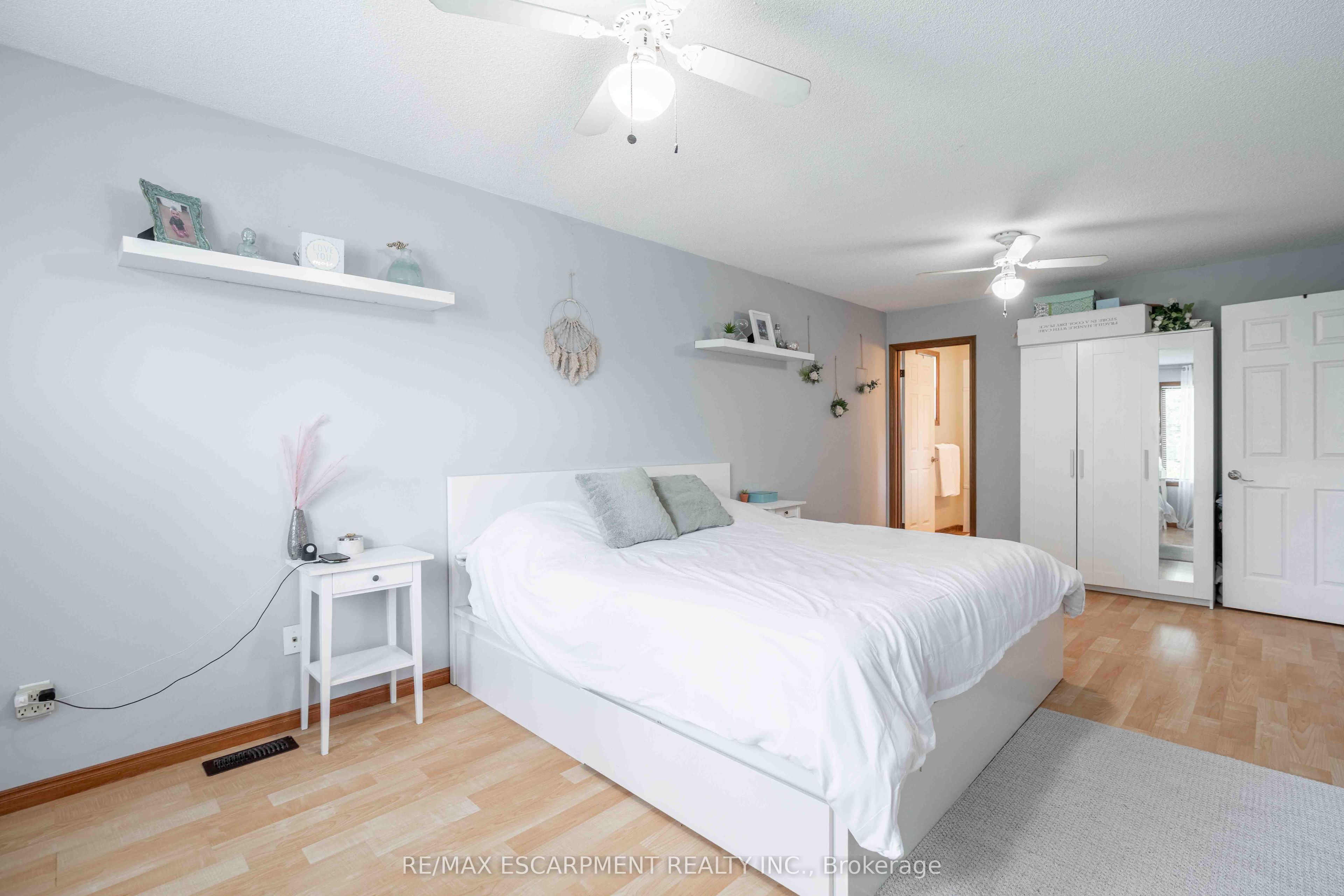 54 Selkirk Street Property Photo 29
