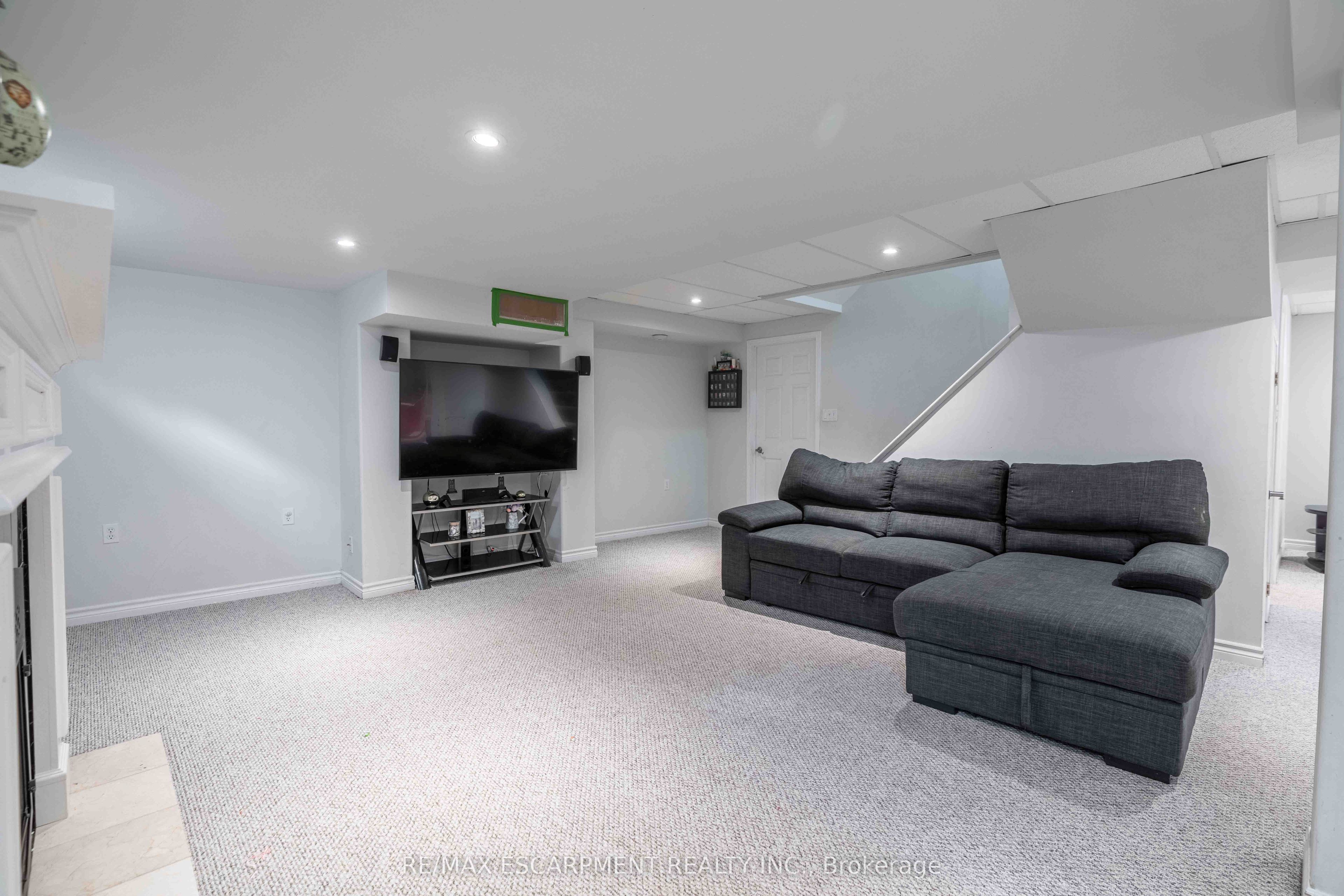 54 Selkirk Street Property Photo 34
