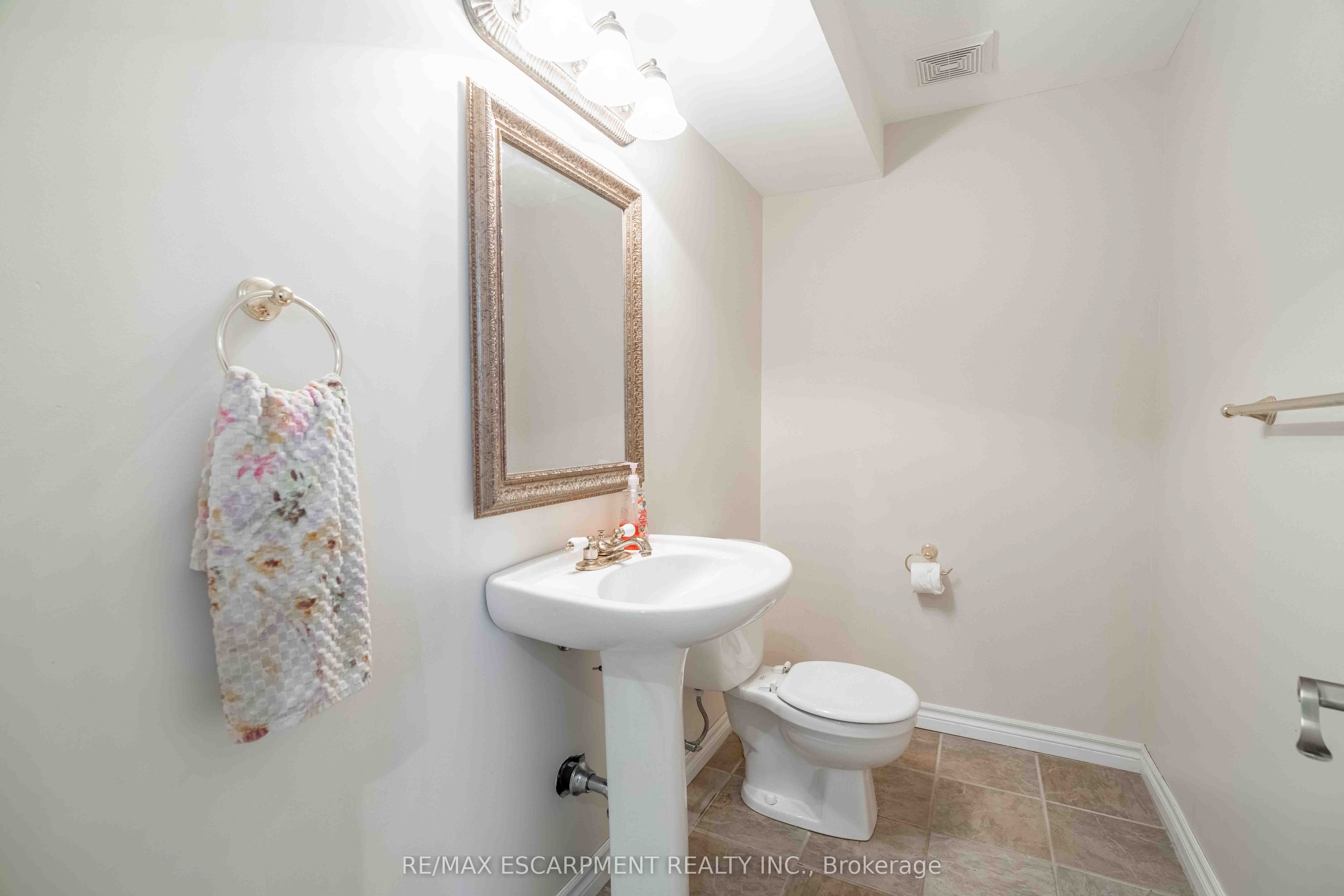 54 Selkirk Street Property Photo 37