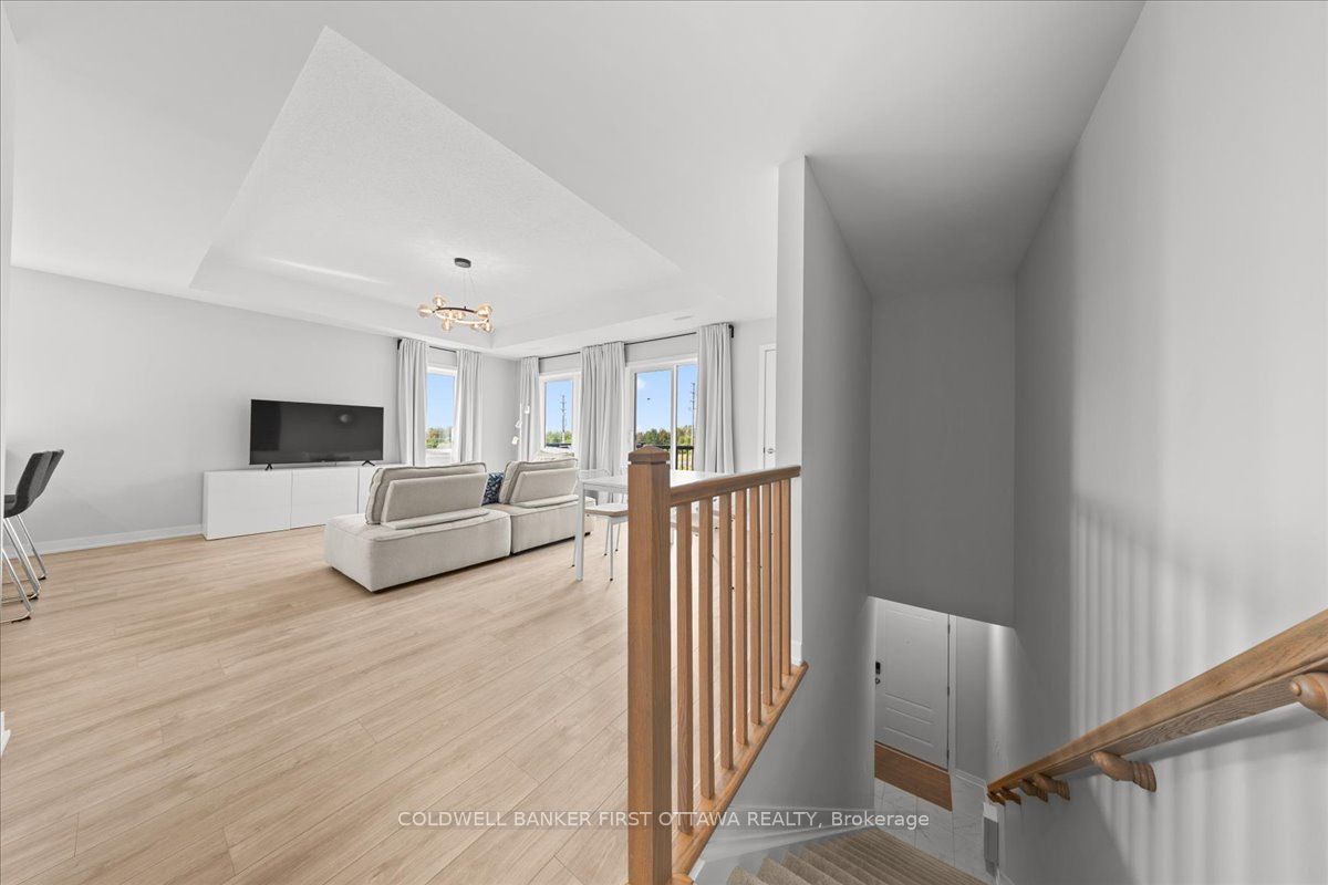 210 Parnian Private Property Photo 3