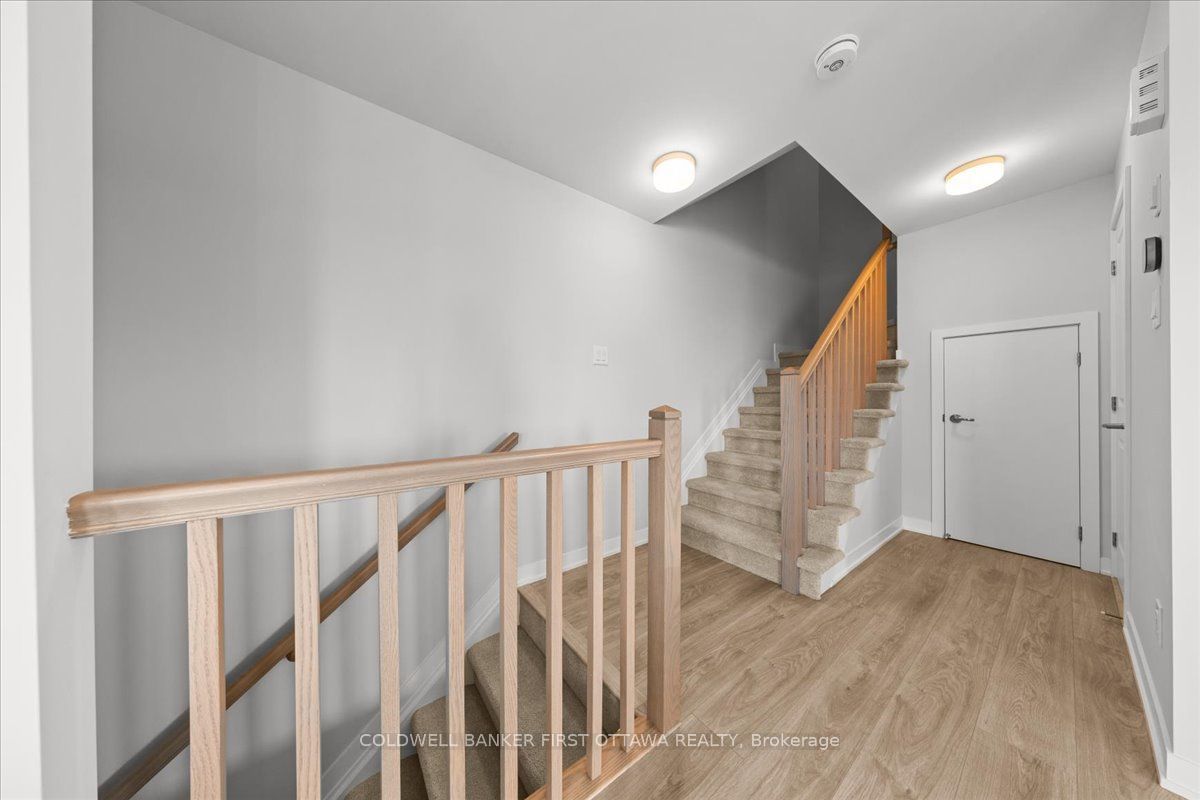 210 Parnian Private Property Photo 4
