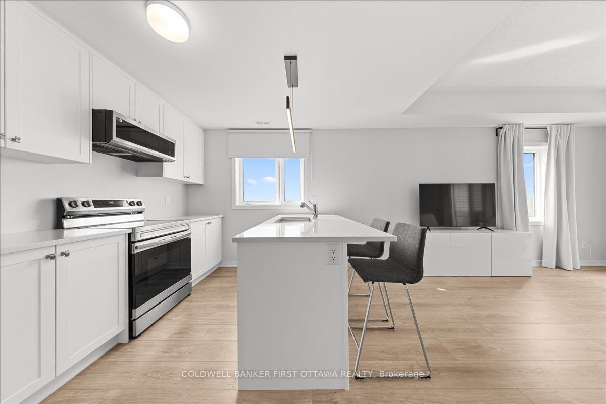 210 Parnian Private Property Photo 14