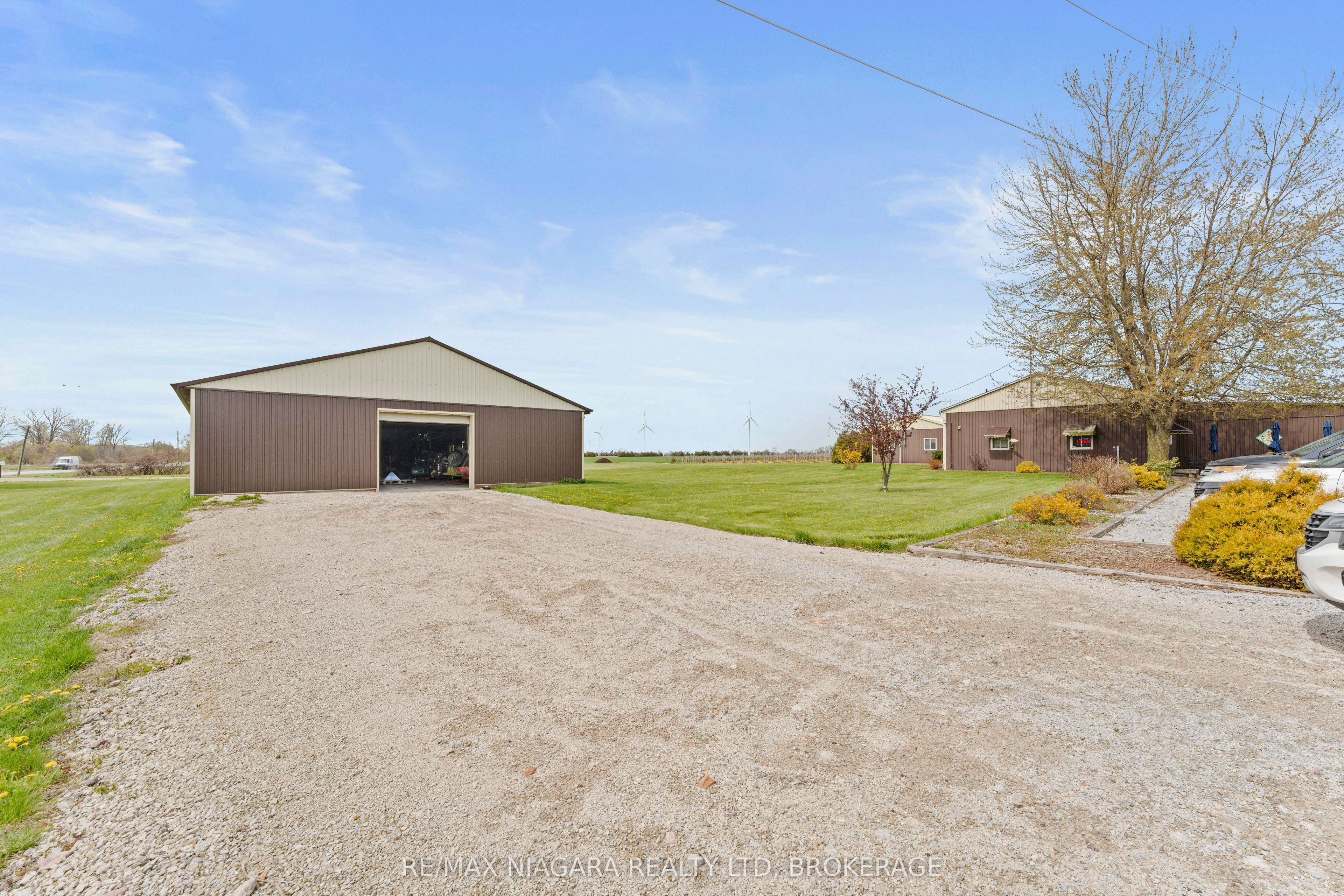 410 County Rd 50 Road W Property Photo 32
