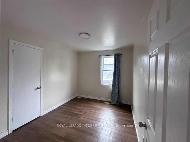 607 12th Street E Property Photo 8