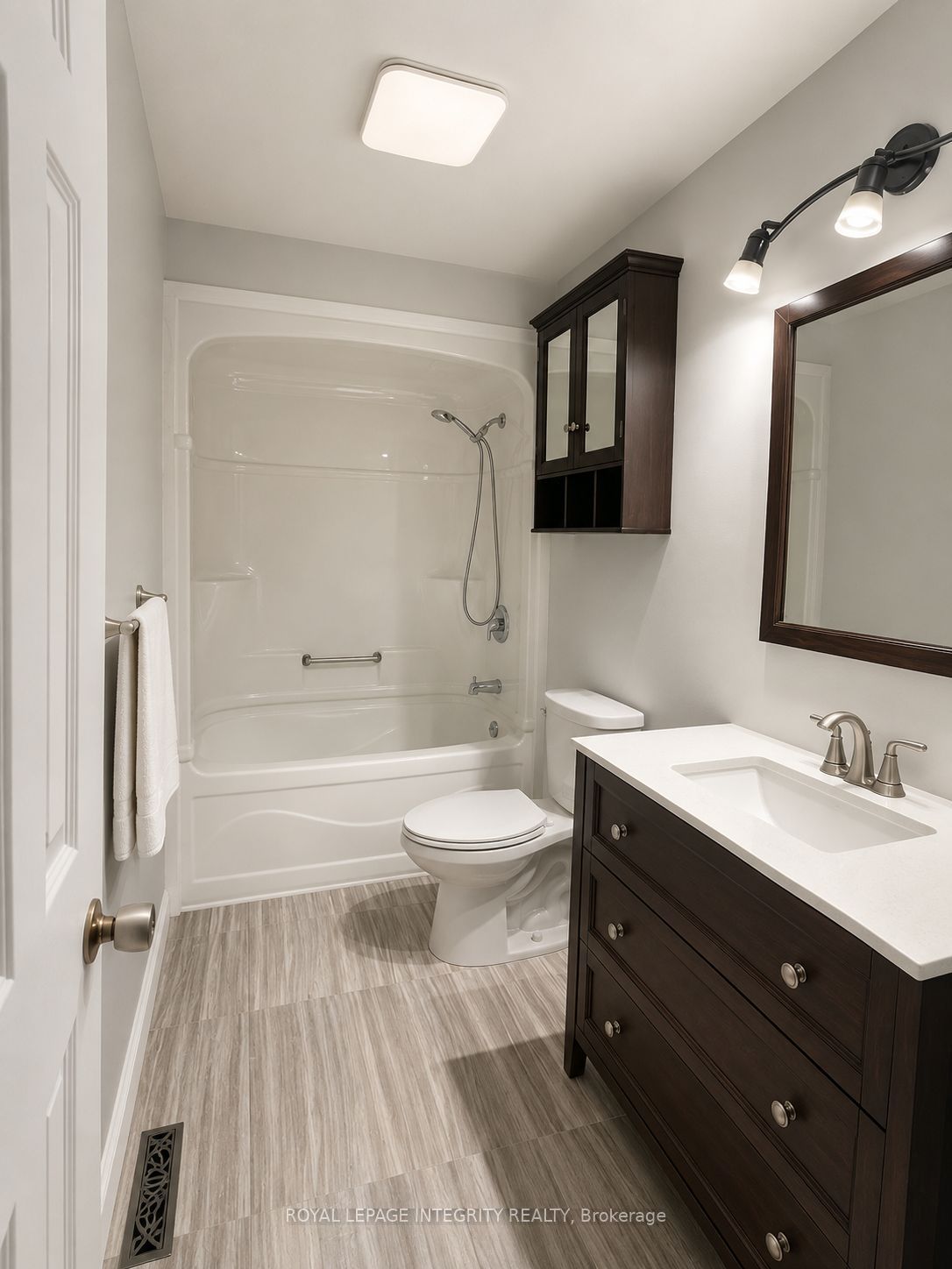 607 12th Street E Property Photo 16