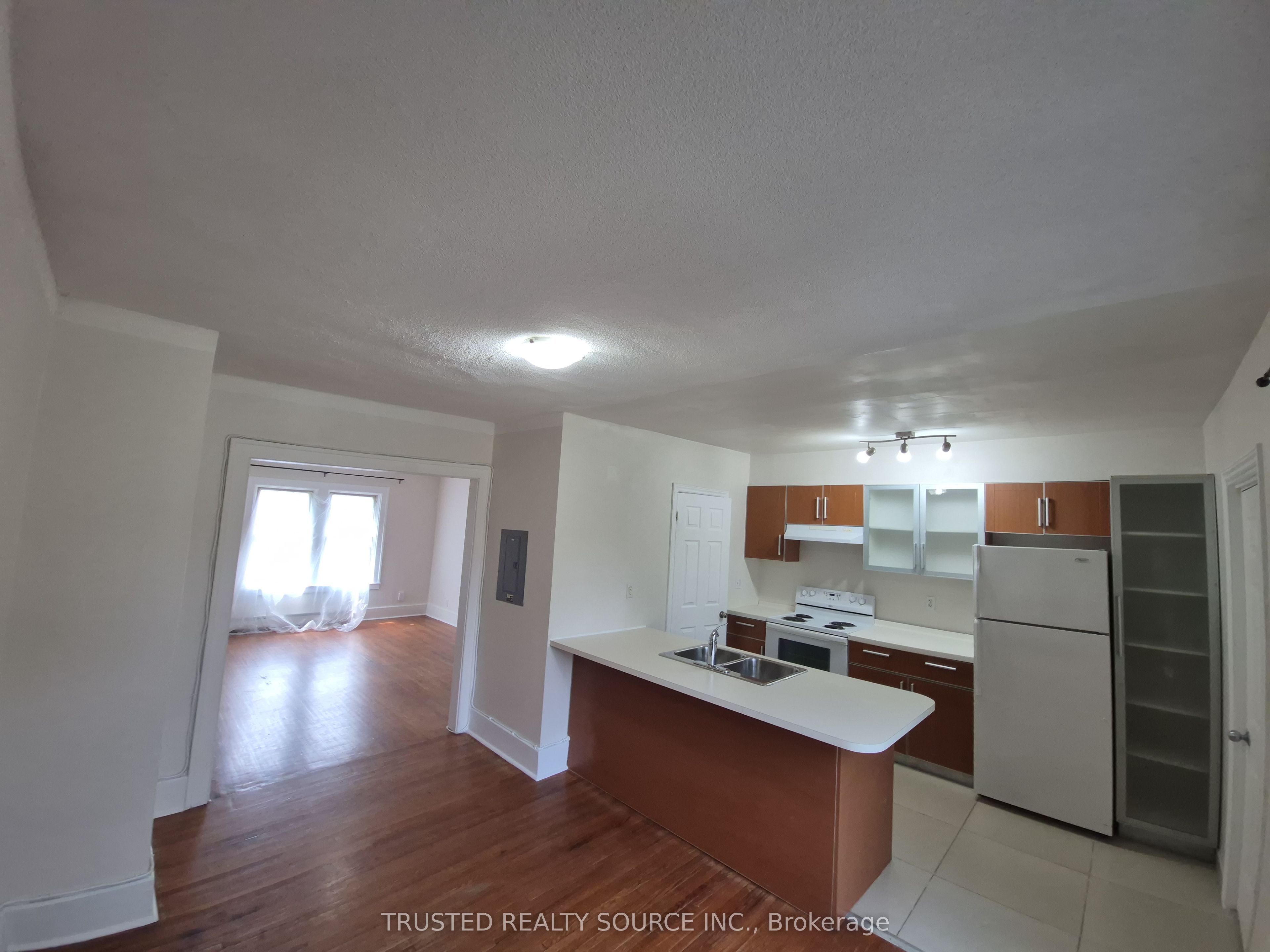 1614 Ontario Street #4 Property Photo 4