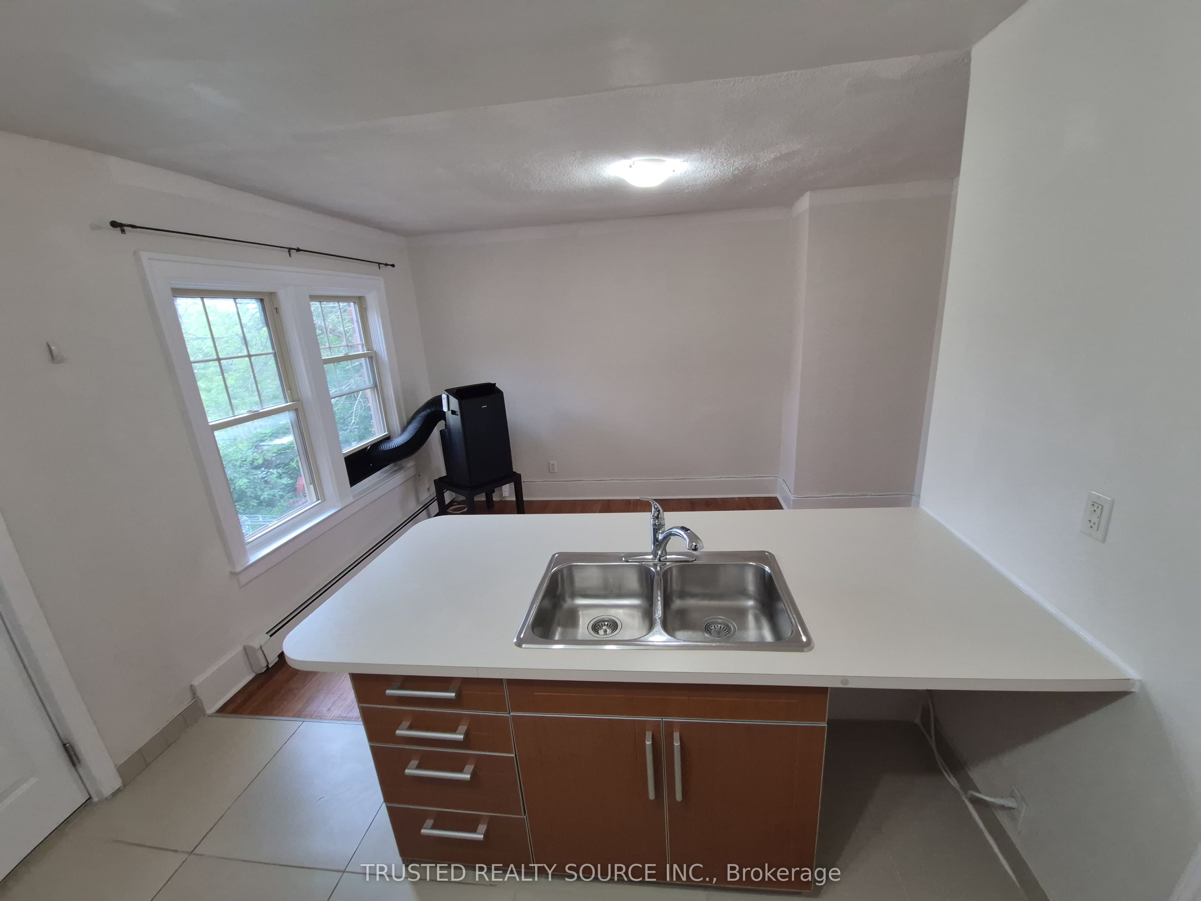 1614 Ontario Street #4 Property Photo 5