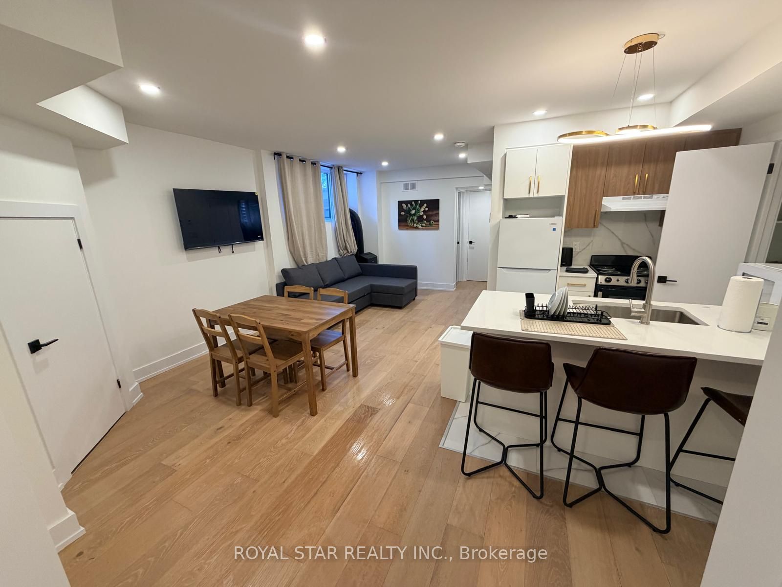 253 Duncairn Avenue Unit B Property Photo 4
