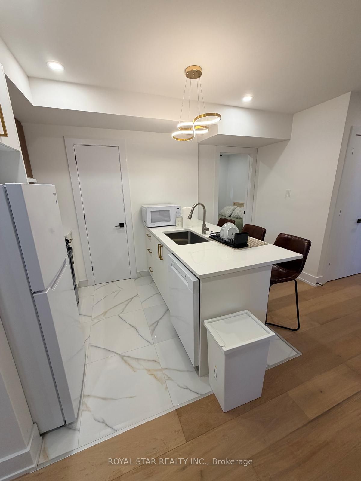 253 Duncairn Avenue Unit B Property Photo 9
