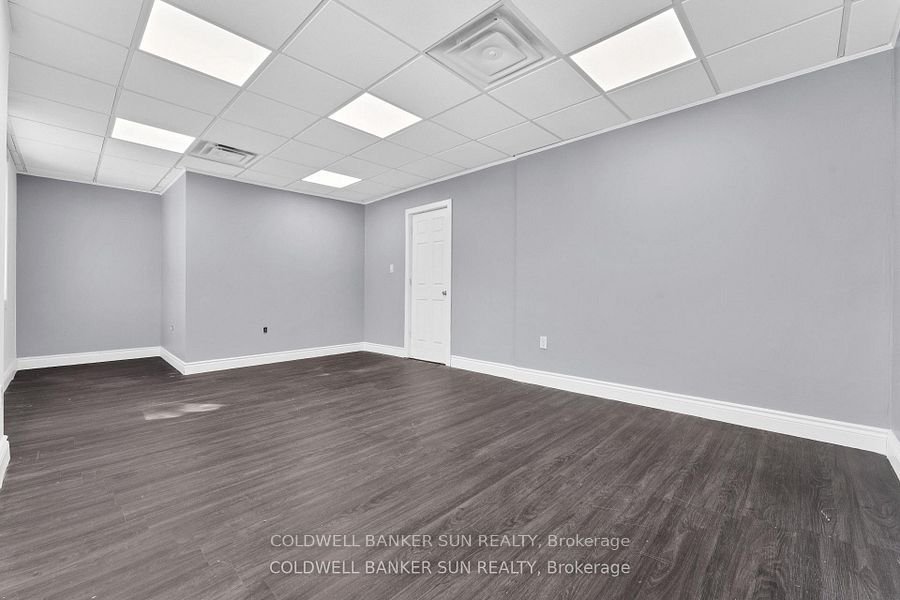 290 Dundas Street Property Photo 9