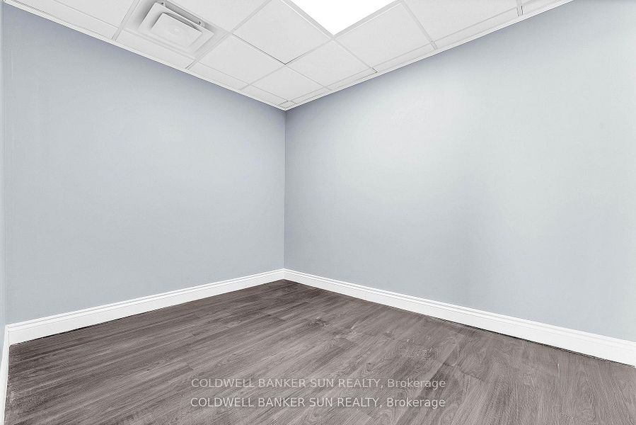 290 Dundas Street Property Photo 19