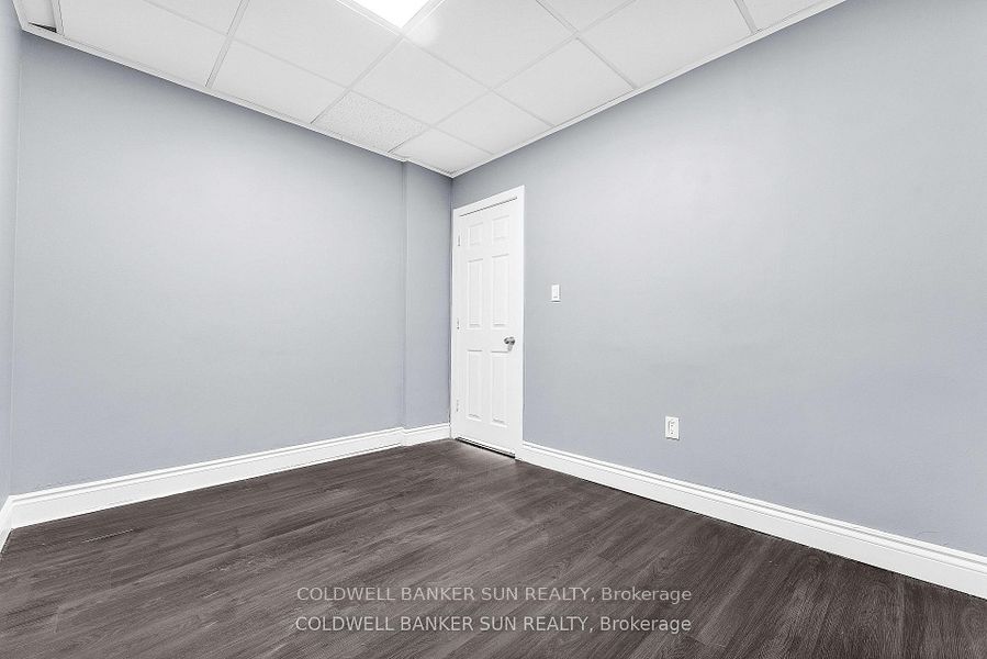 290 Dundas Street Property Photo 20