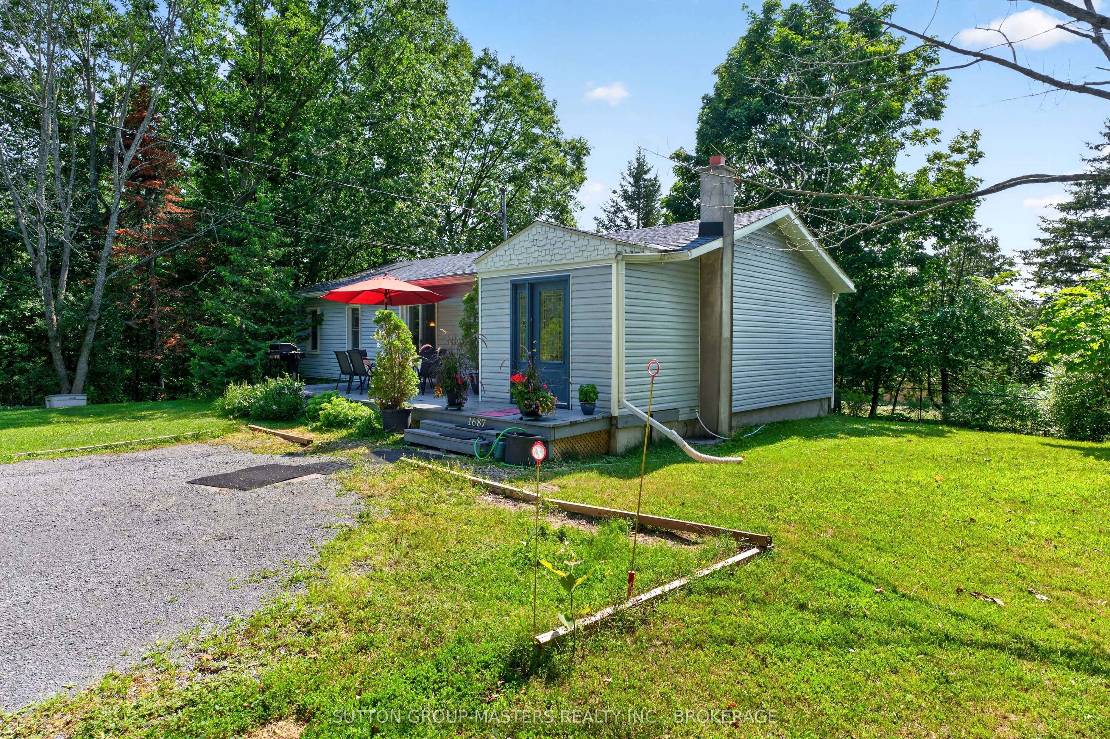 1687 Harten Lane Property Photo 3