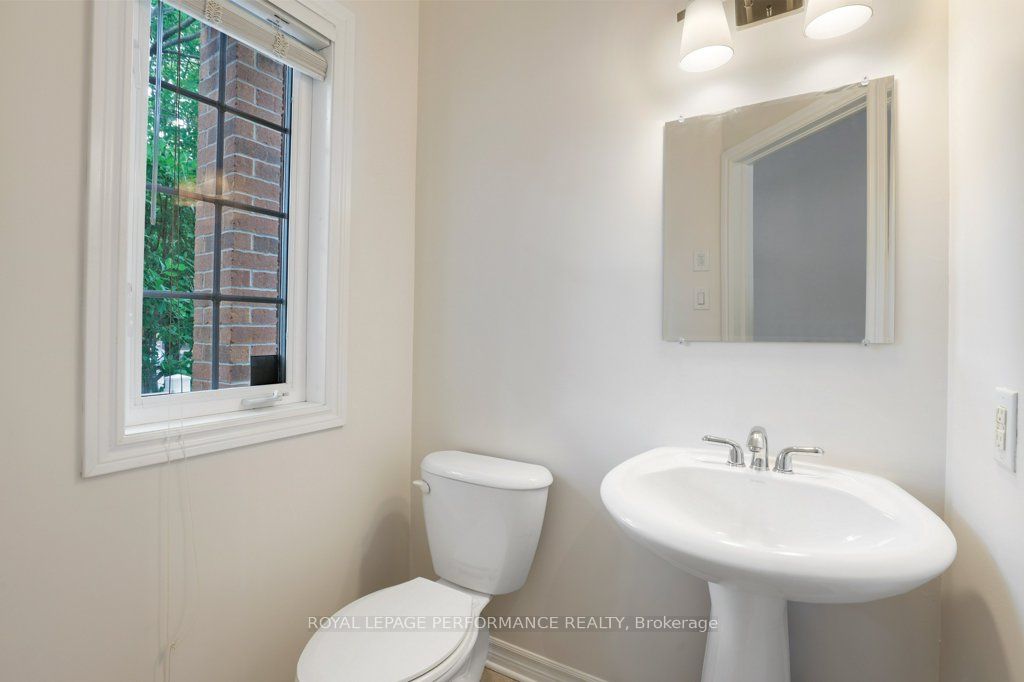306 Waymark Crescent Property Photo 7