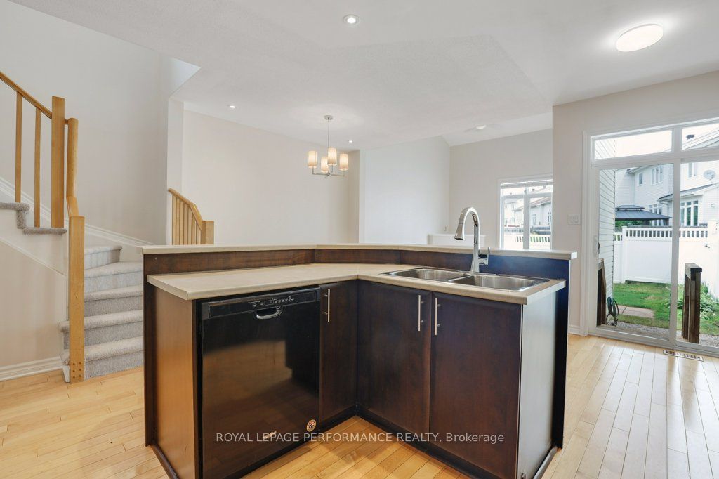 306 Waymark Crescent Property Photo 12