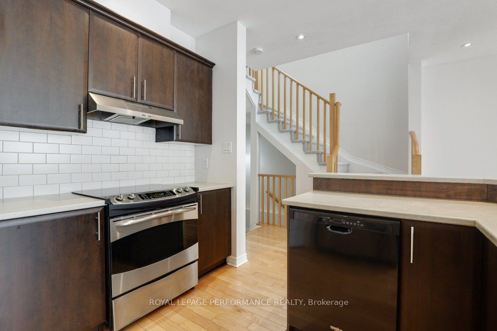 306 Waymark Crescent Property Photo 13