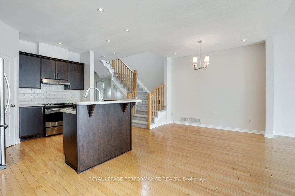 306 Waymark Crescent Property Photo 15