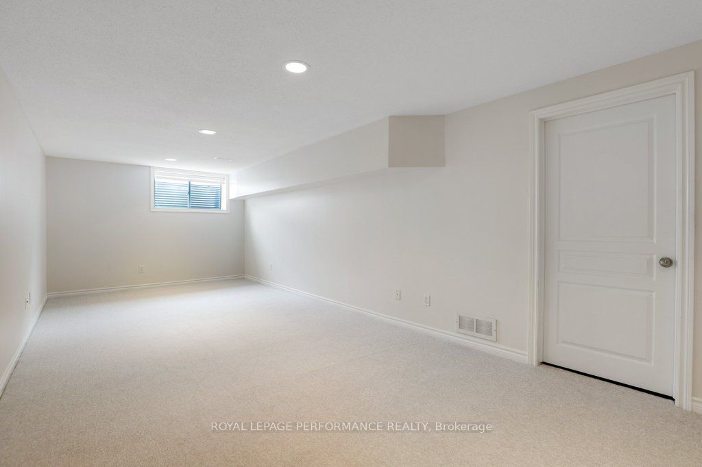 306 Waymark Crescent Property Photo 34