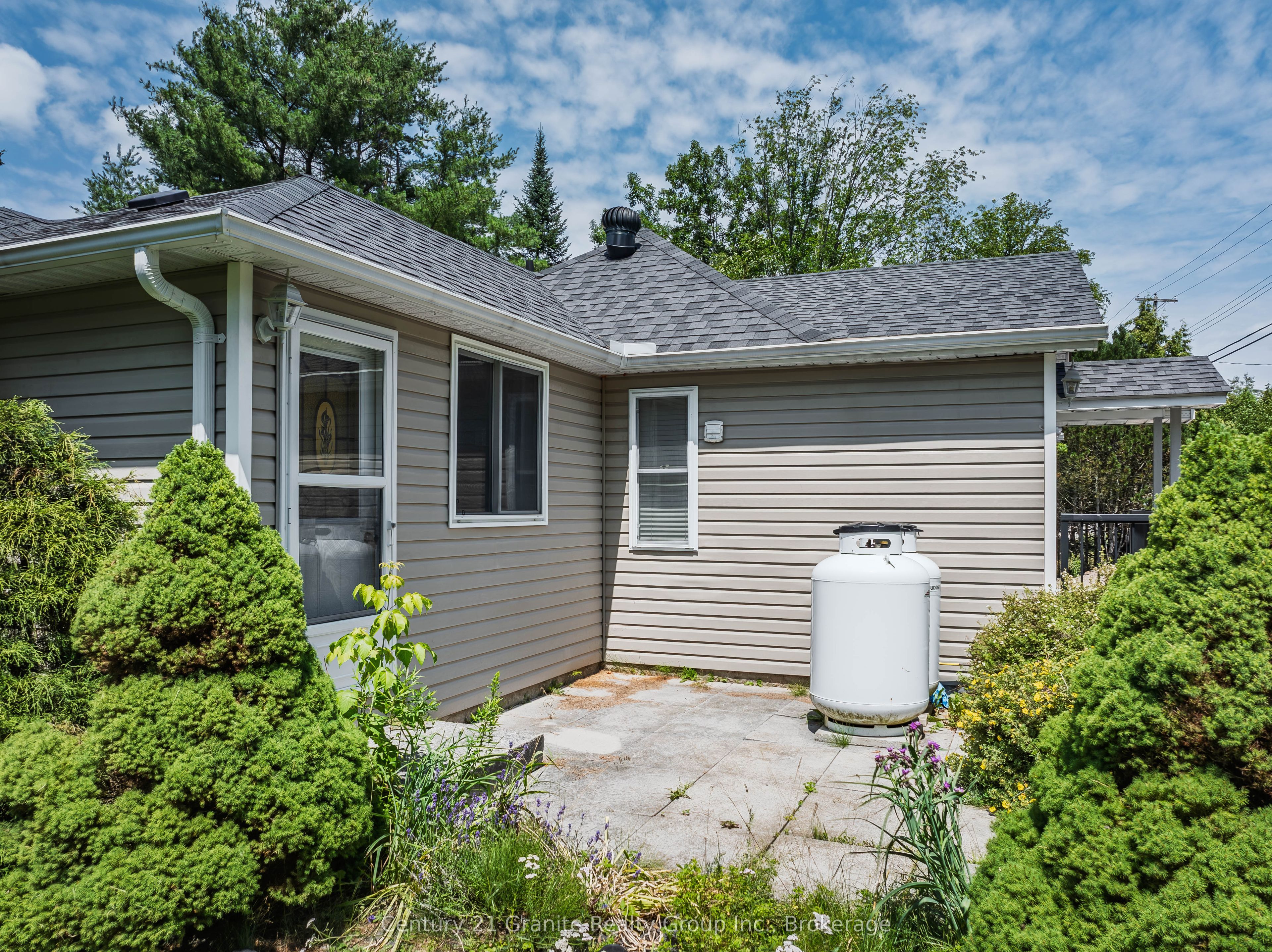 7177 Gelert Road Property Photo 8