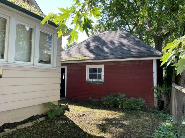 1348 5th Avenue W Property Photo 15
