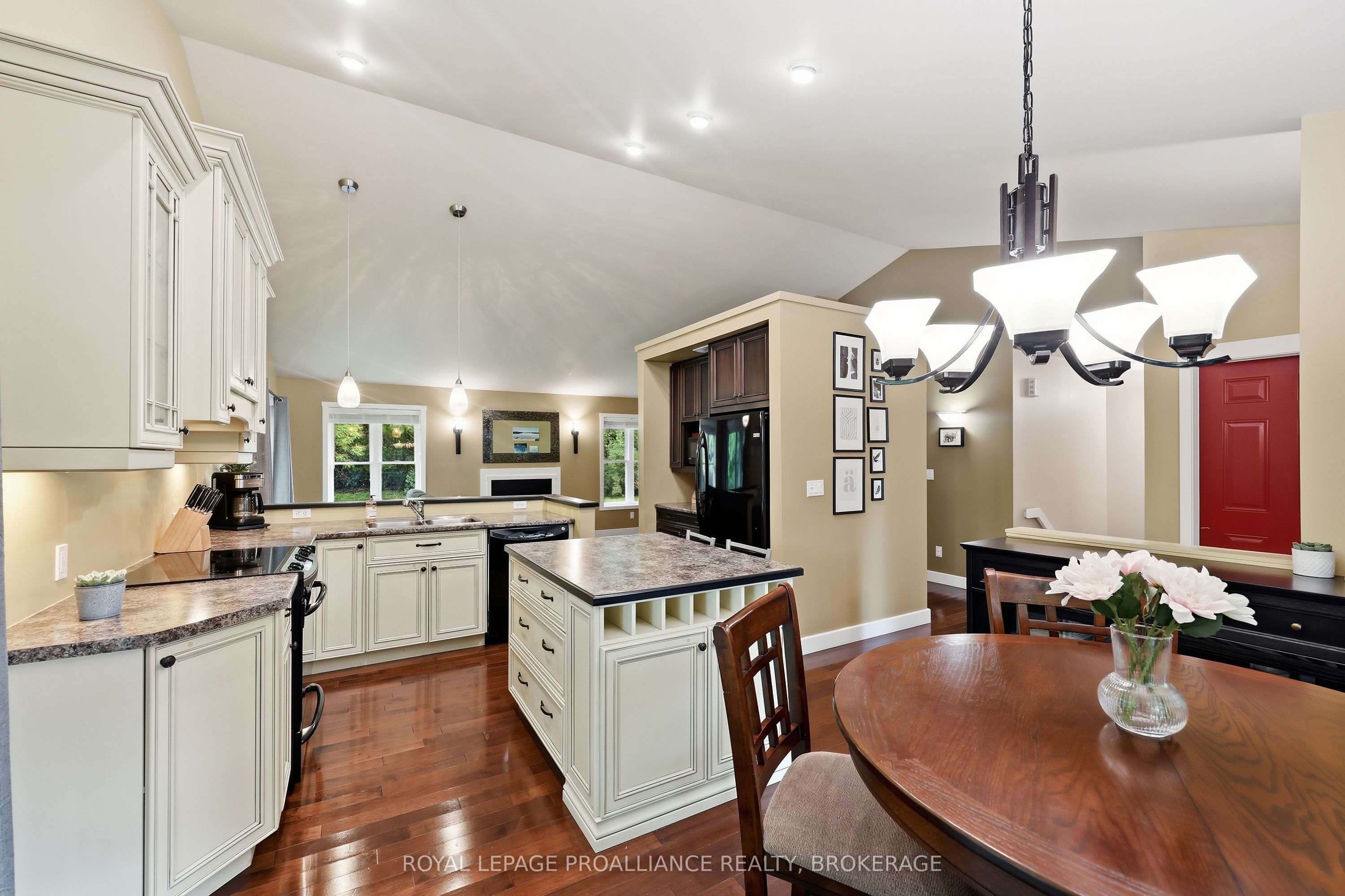 124 Park Drive Property Photo 6