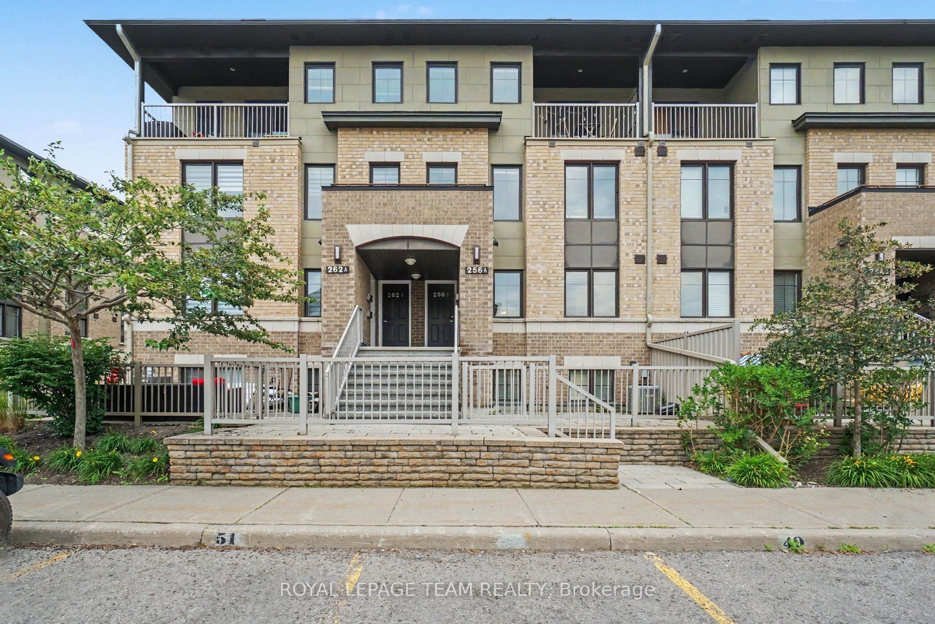 256 Titanium Private B Property Photo 1