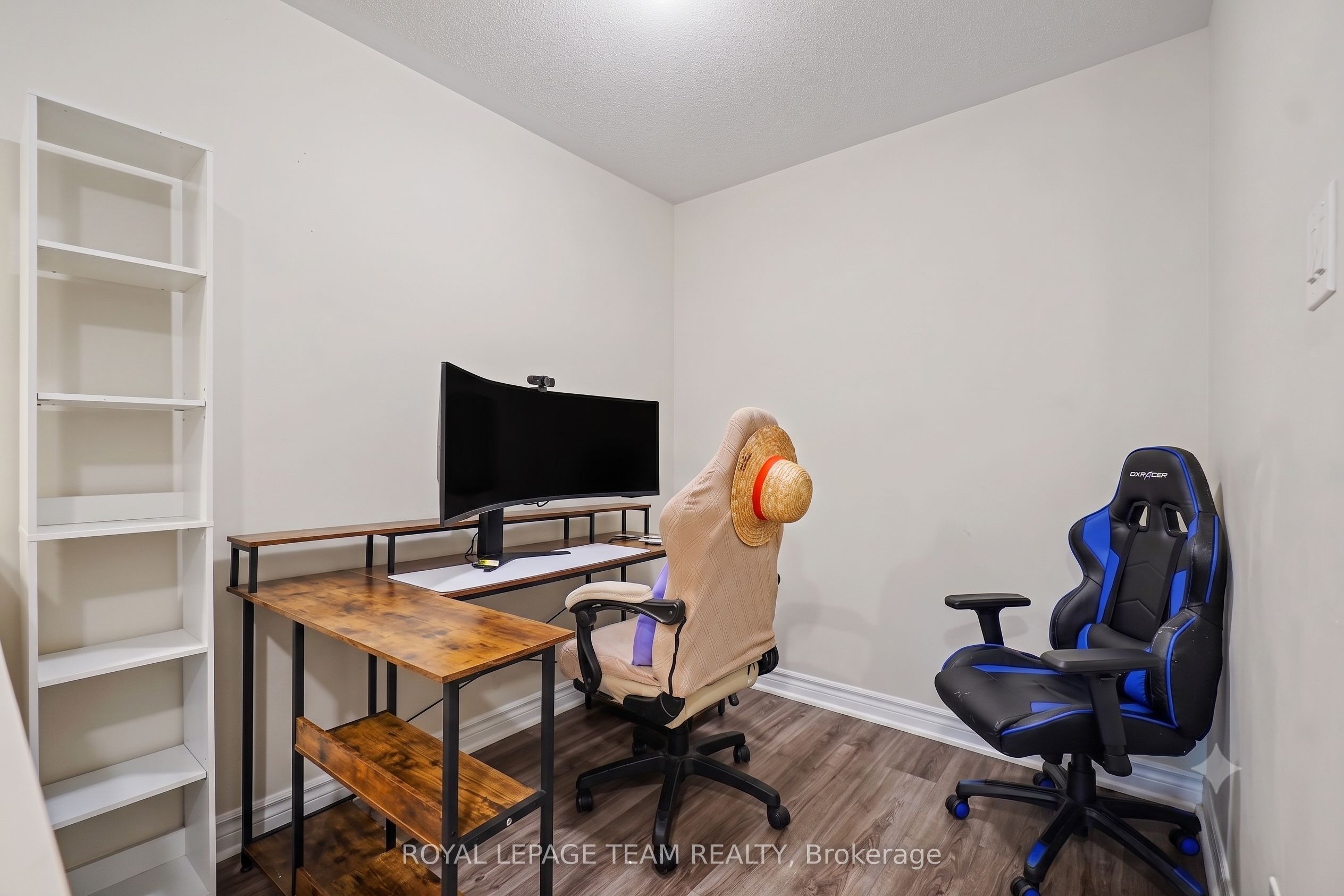 256 Titanium Private B Property Photo 12