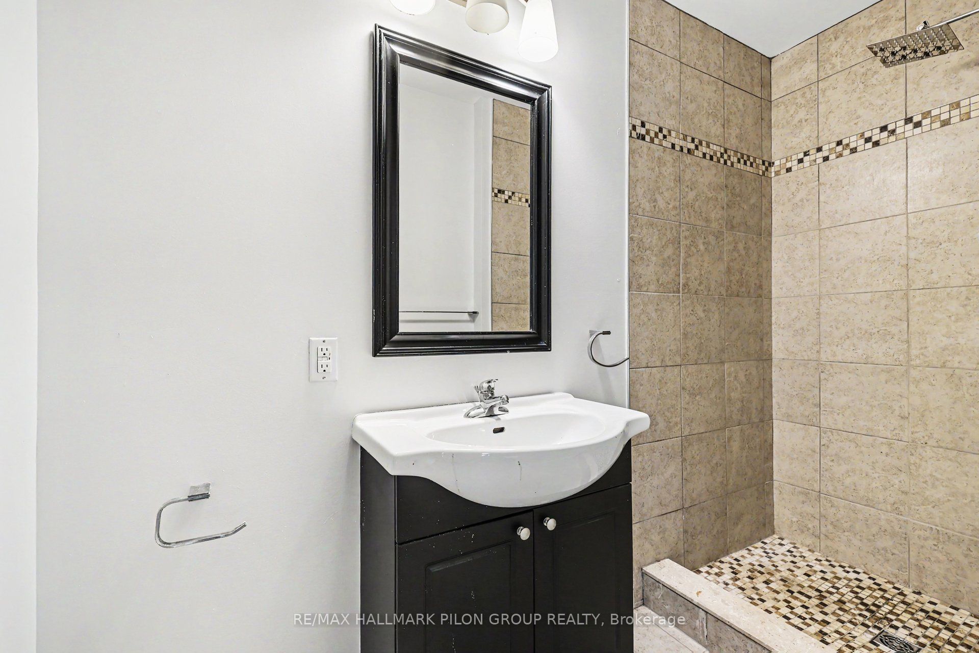 528 Guy Street Property Photo 12